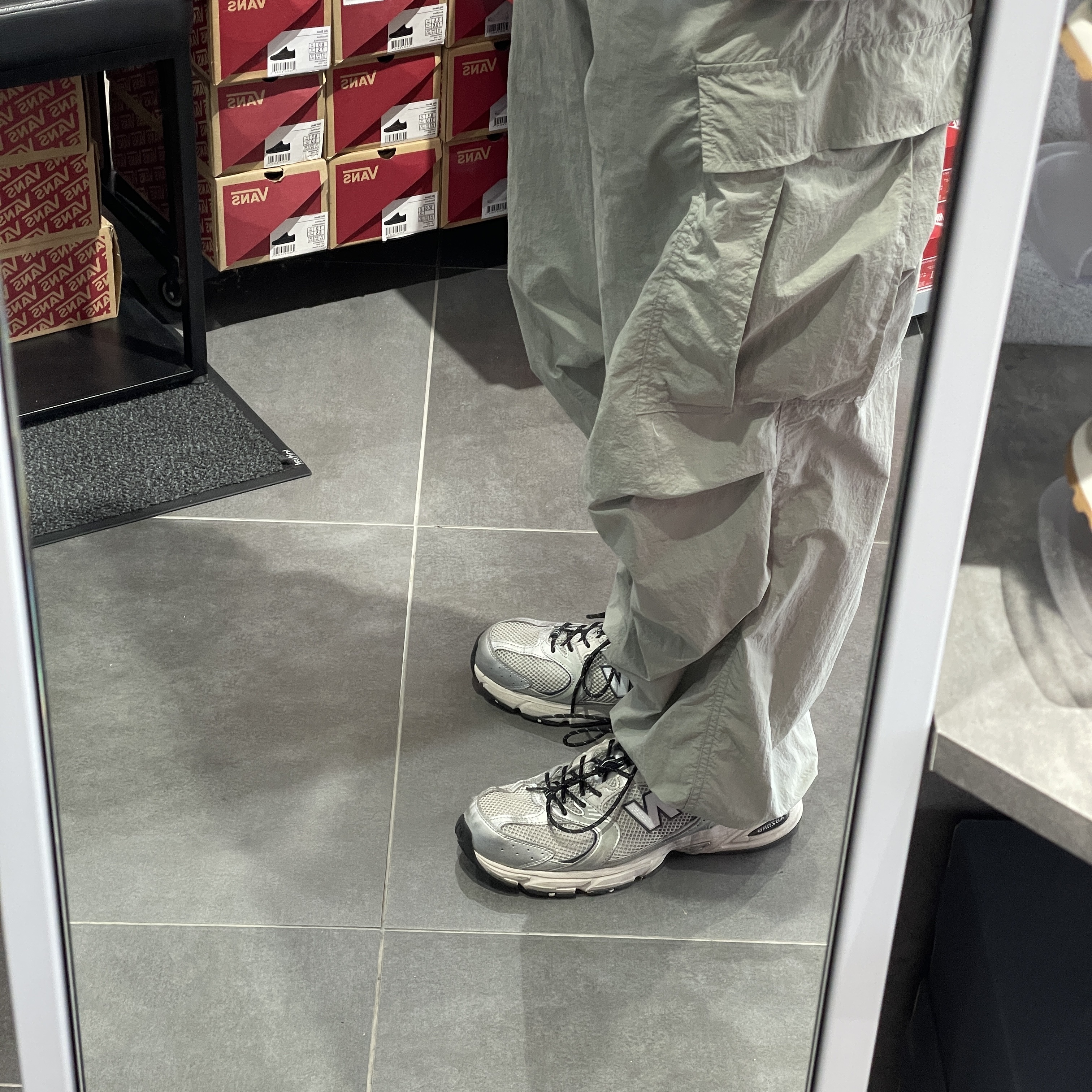 New Balance 530 Steel Grey 착용 스타일
