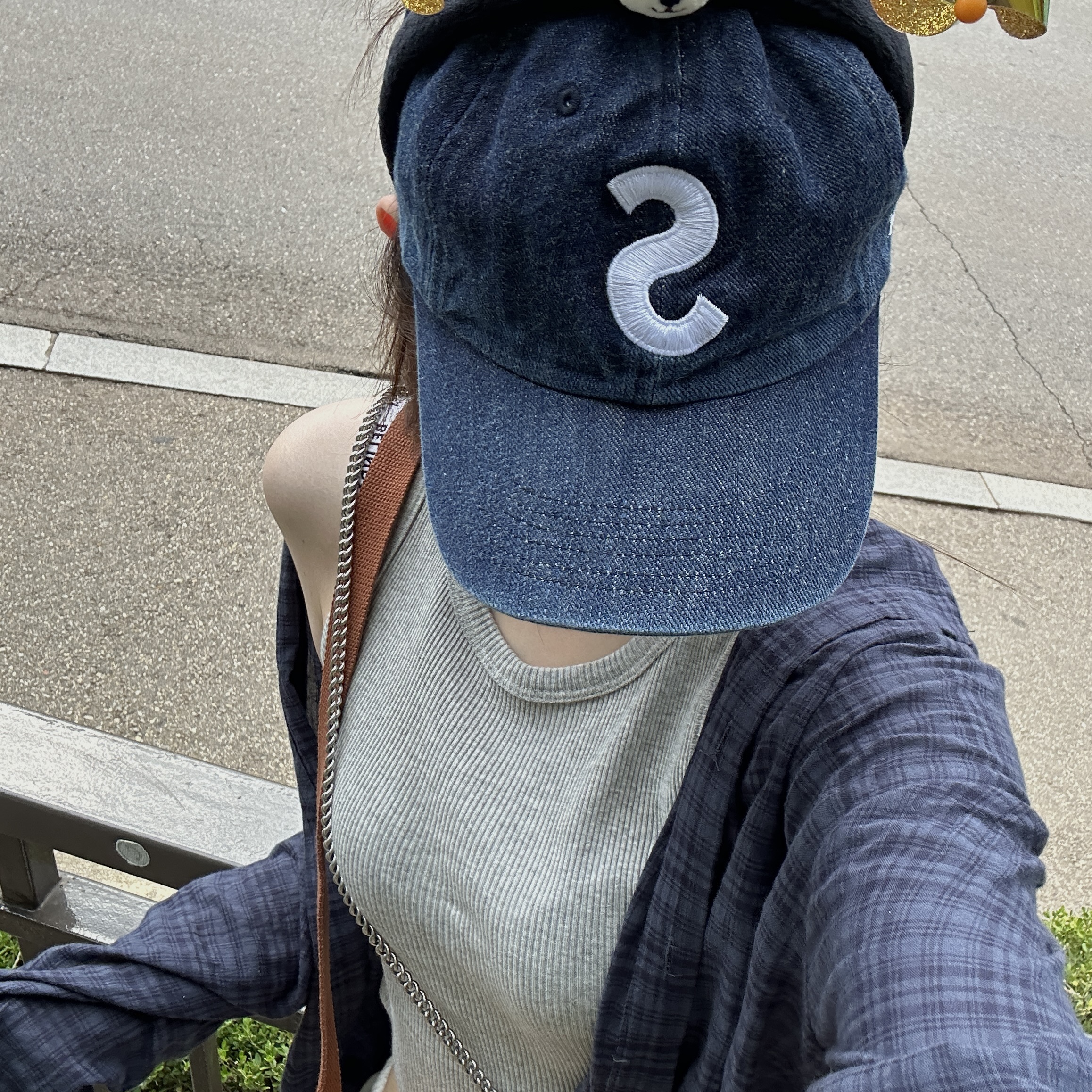 Supreme Kevlar Denim S Logo 6-Panel Indigo - 22SS, Adidas Yeezy Foam RNNR Clay Taupe 착용 스타일 - 3