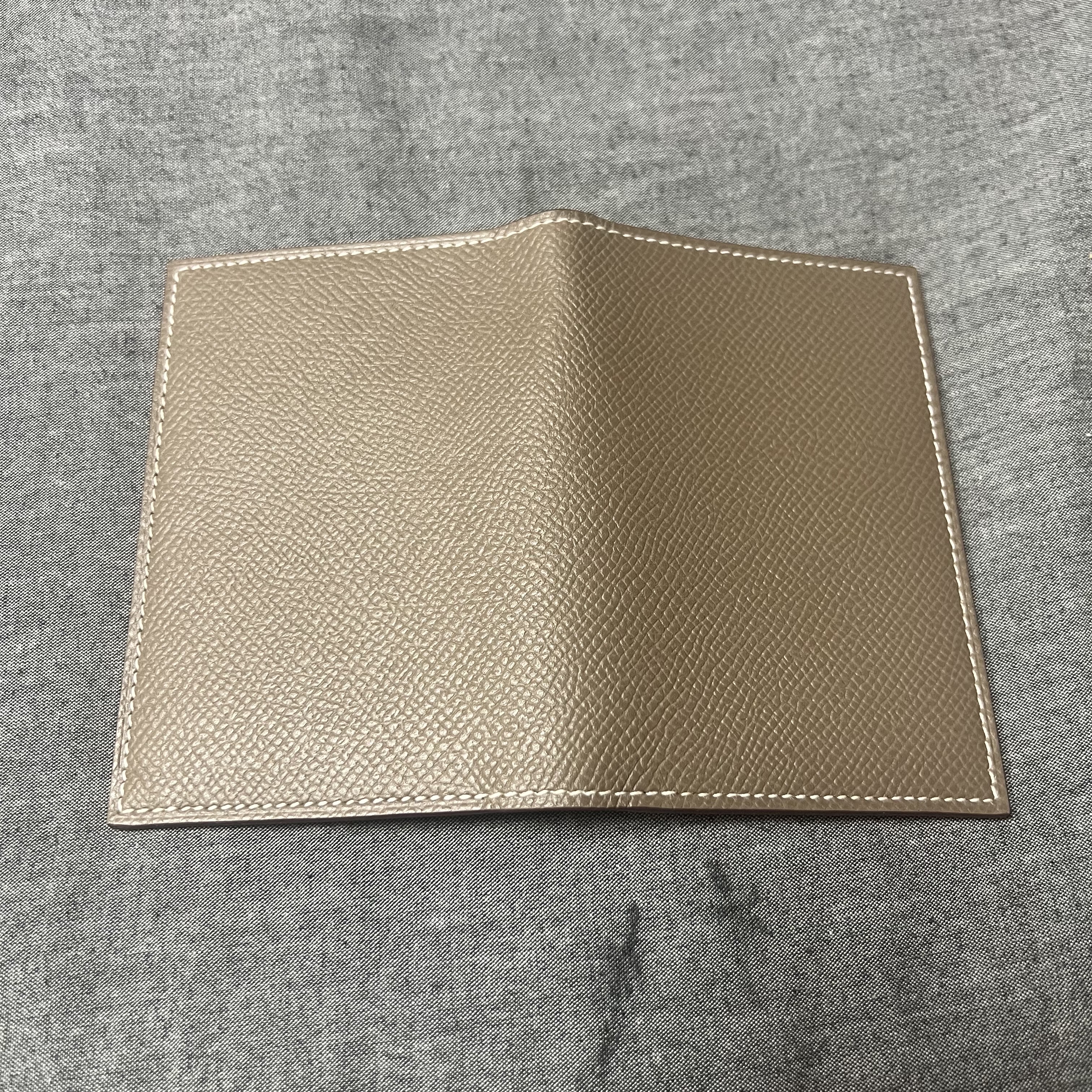 Hermes MC² Euclide Card Holder Epsom & Etoupe 착용 스타일 - 5