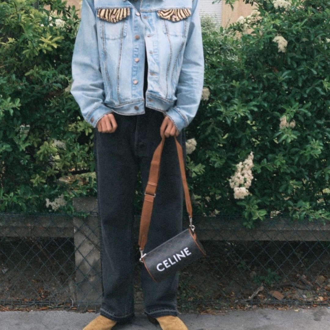 Celine Bomber Jacket In Thick Satin Black, Celine Trainer CT-04 Low Lace-Up Sneakers in Calfskin White Black 착용 스타일 - 4