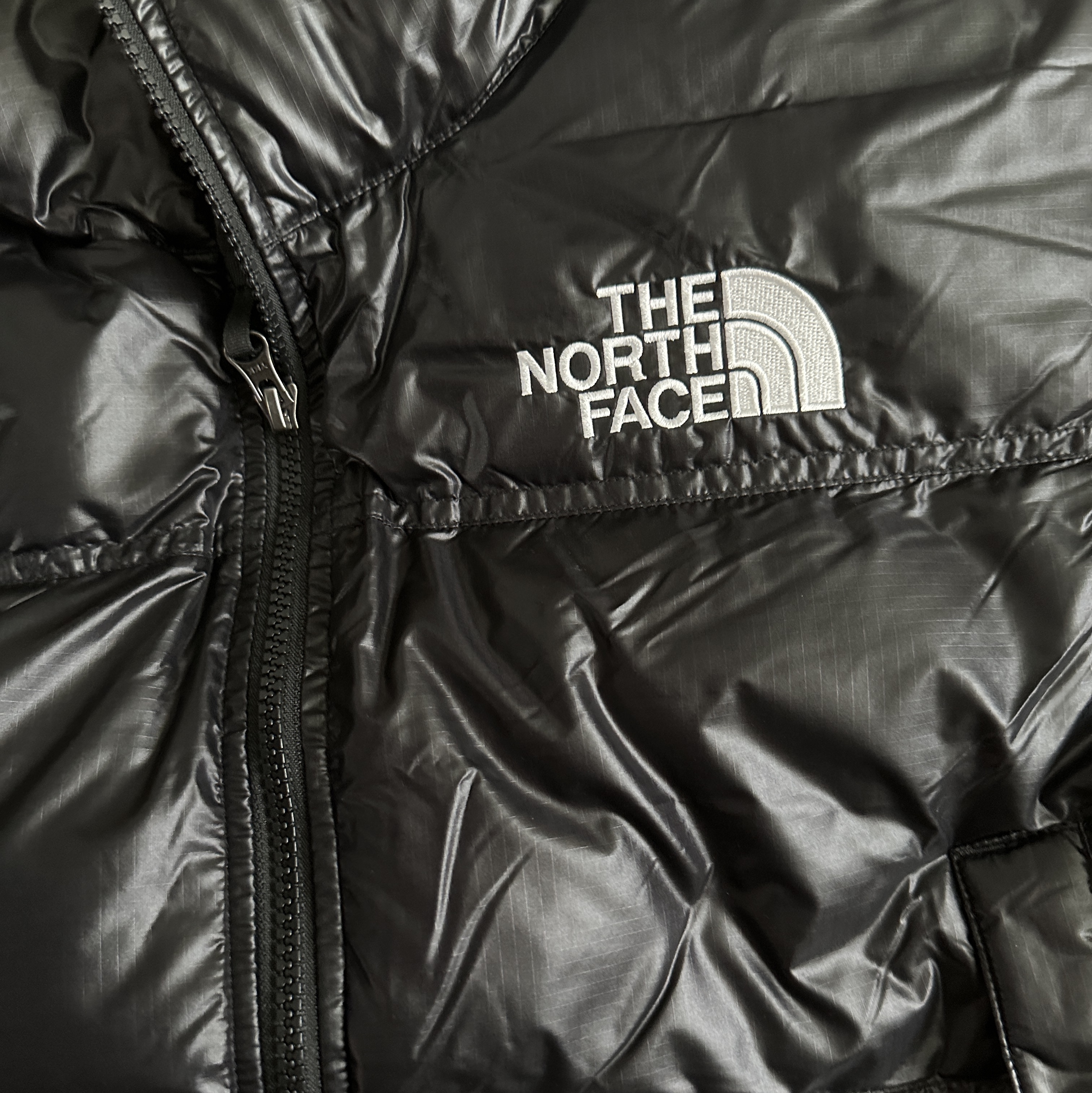 (W) The North Face Nuptse Short Jacket Black 착용 스타일 - 1