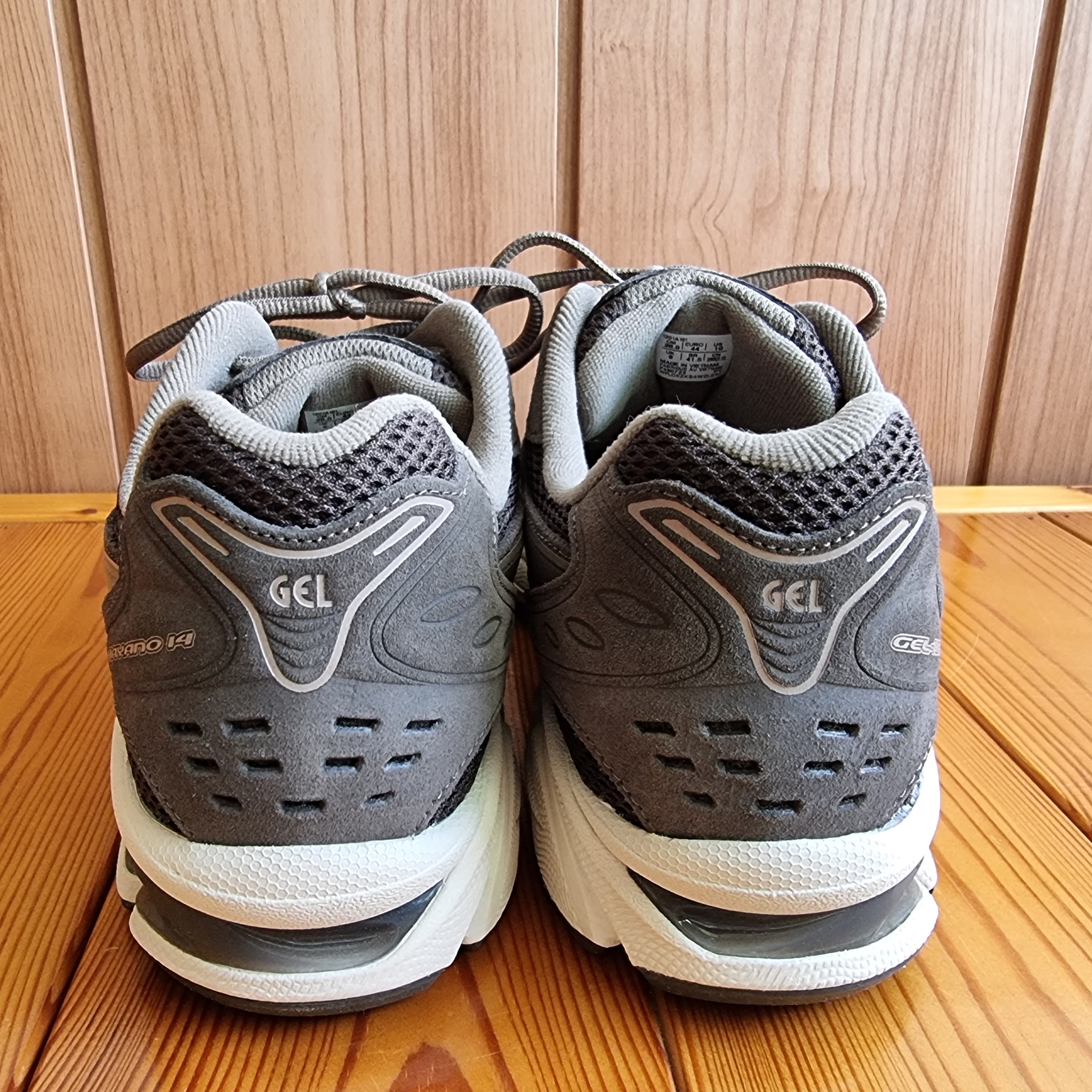 Asics Gel-Kayano 14 Dark Sepia Dark Taupe 착용 스타일 - 4