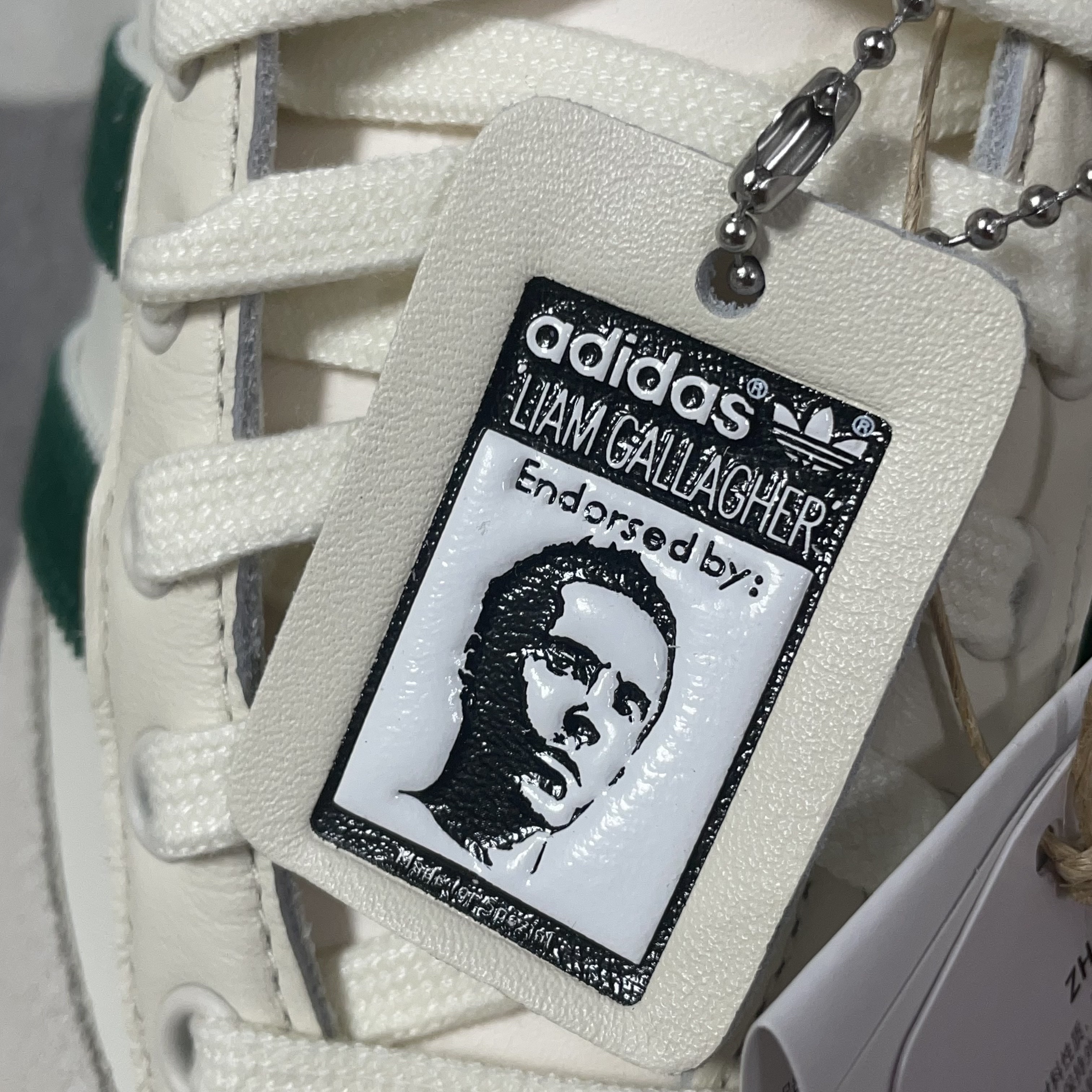 Adidas x Liam Gallagher Spezial LG II Cream White Collegiate Green 착용 스타일 - 4