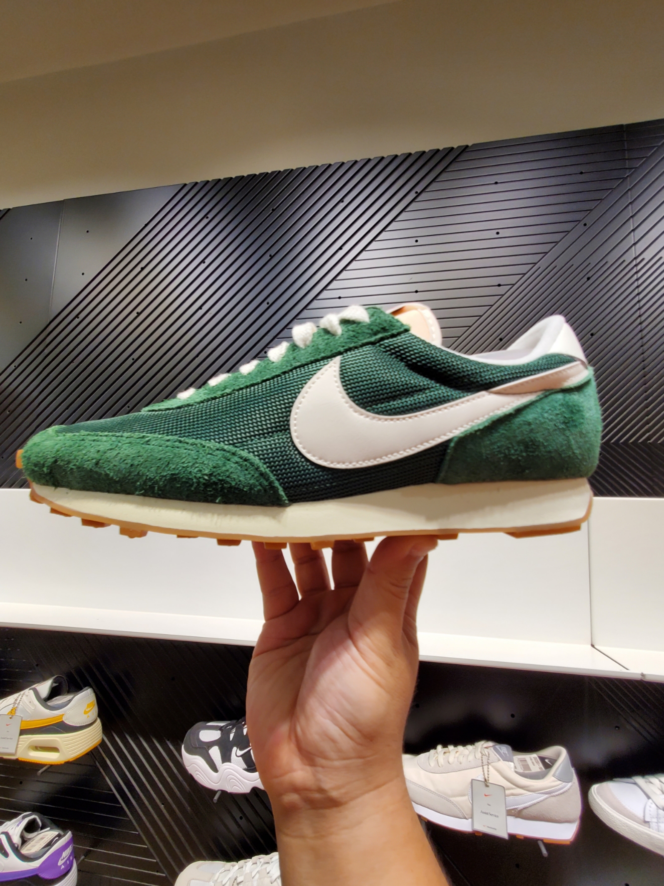 (W) Nike Daybreak Vintage Stadium Green 착용 스타일