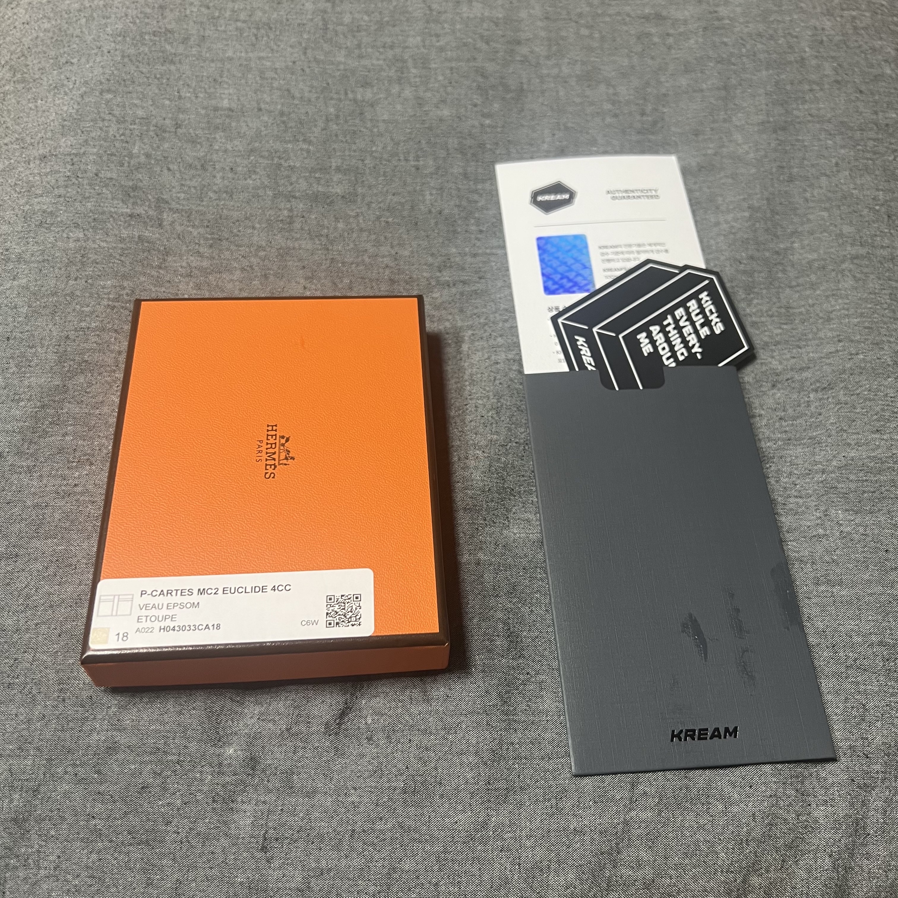 Hermes MC² Euclide Card Holder Epsom & Etoupe 착용 스타일 - 1