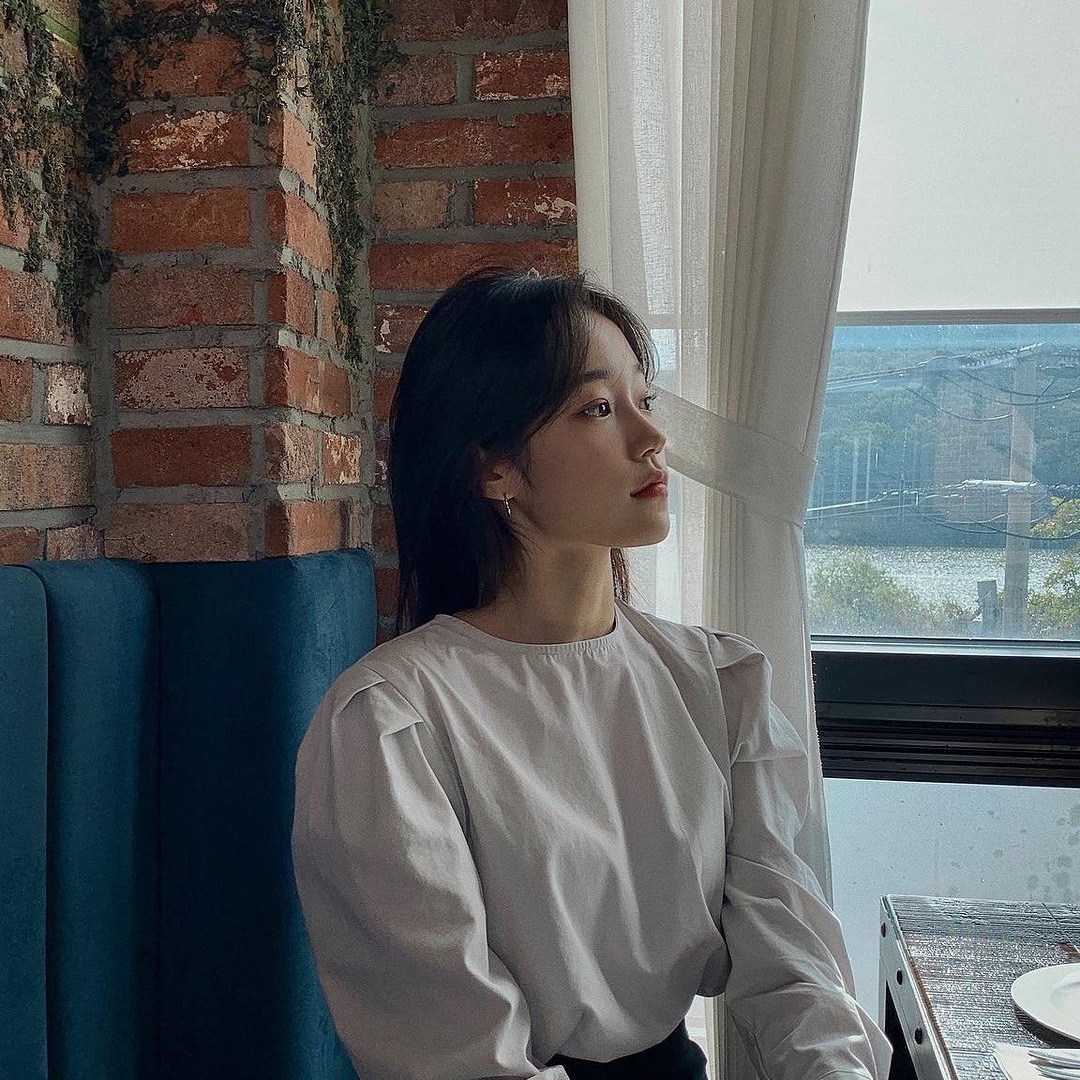 (W) Weekend Max Mara Viscose Linen Blouse White 착용 스타일 - 3