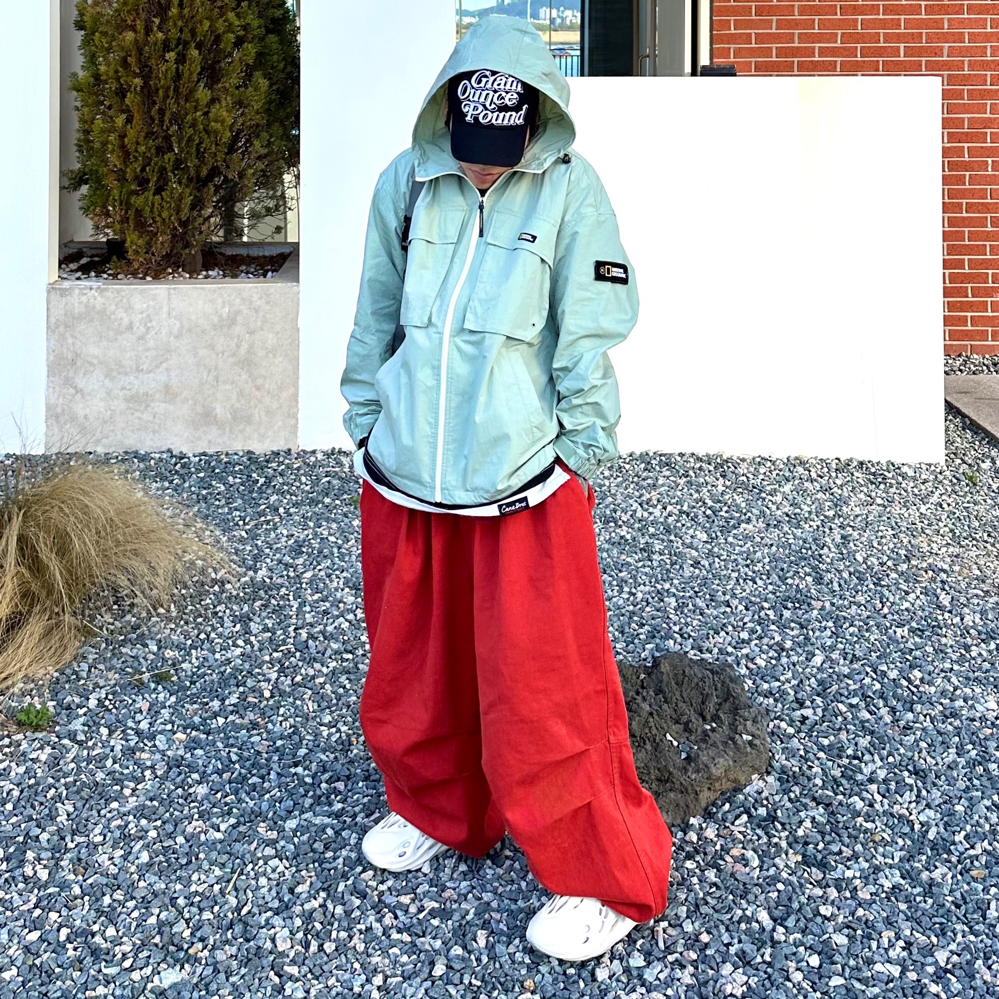 Adidas Yeezy Foam RNNR Ararat 착용 스타일 - 1