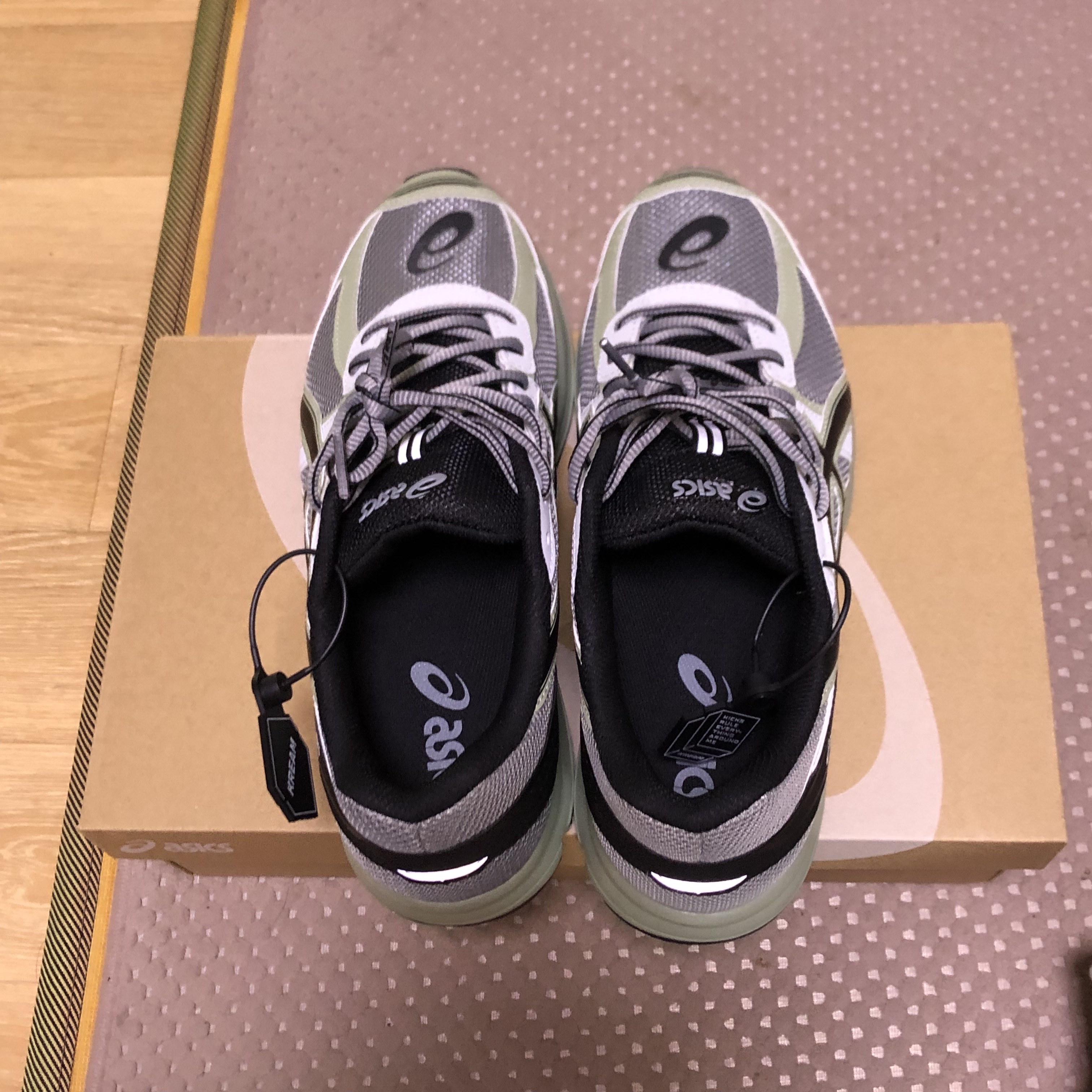 Asics Jog 100 S Sheet Rock - 2E Wide 착용 스타일 - 2