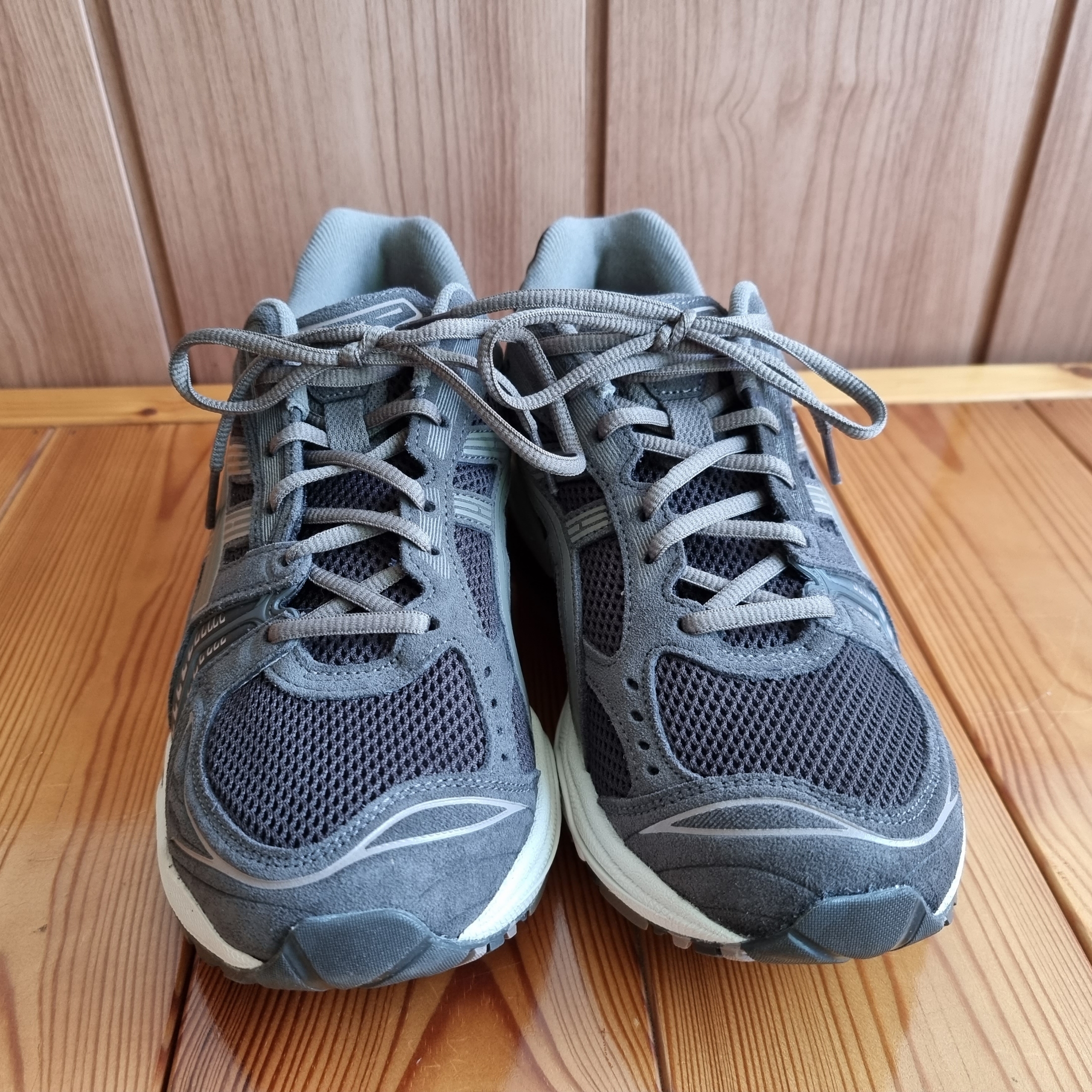 Asics Gel-Kayano 14 Dark Sepia Dark Taupe 착용 스타일 - 2