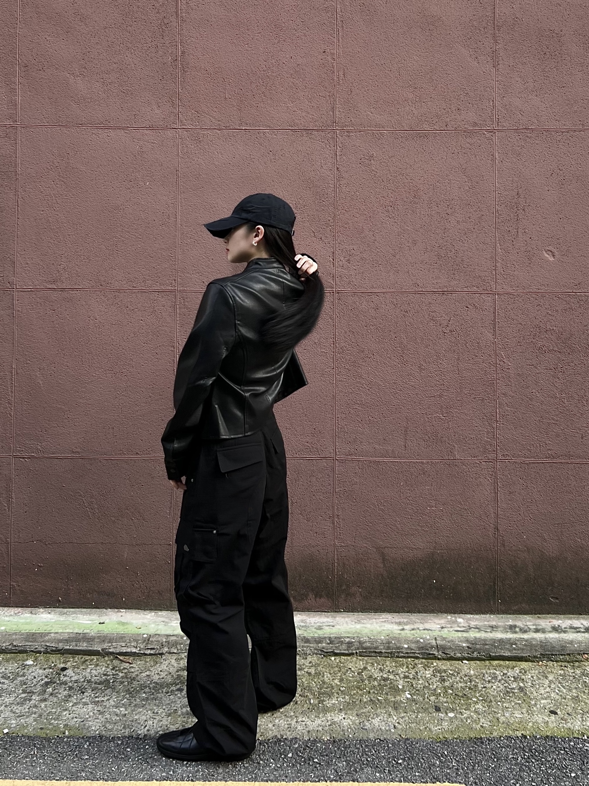 (W) Thug Club x MCM Sleeve Black 착용 스타일 - 1