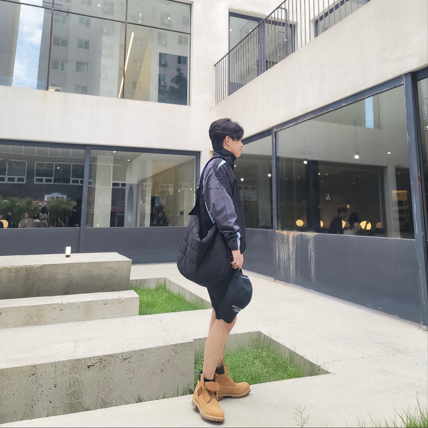 Palace Pro Shell Jacket Black - 23FW 착용 스타일 - 2