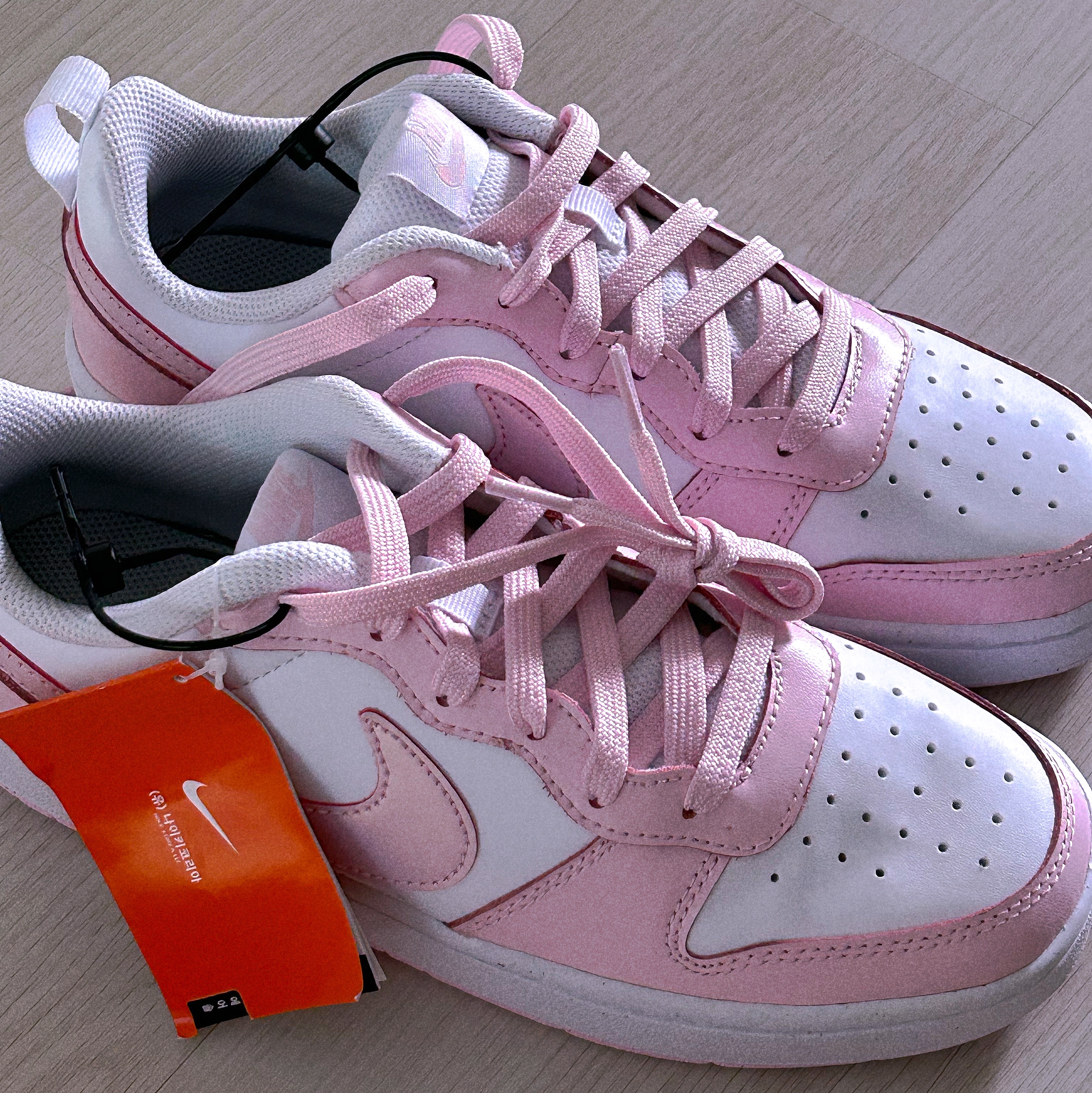 (GS) Nike Court Borough 2 SE White Pink Foam 착용 스타일