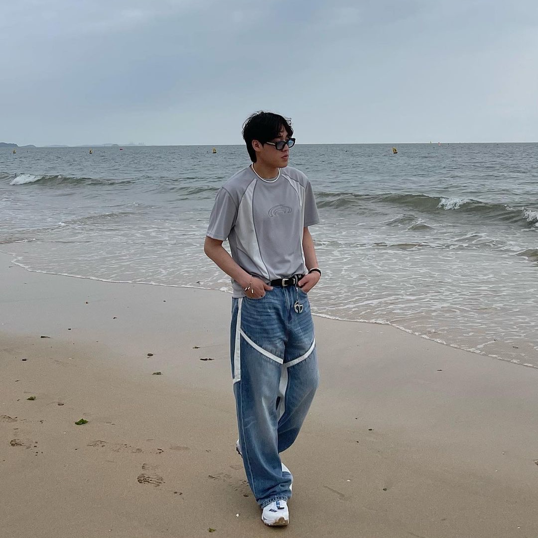 Art of Field Flatlock Stitch Short Sleeved T-Shirt Light Gray 착용 스타일 - 1