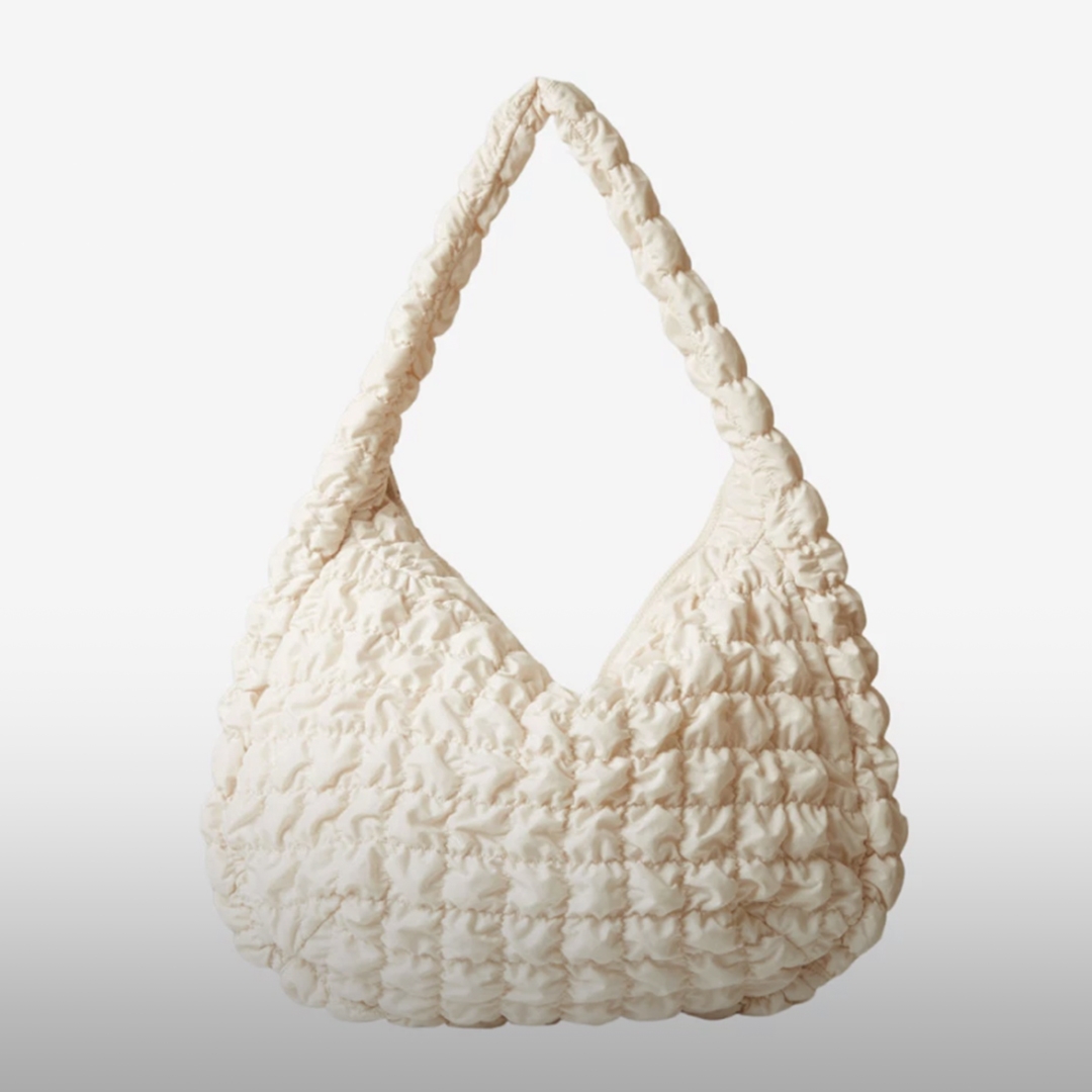 Jansport Half Pint Mini Backpack Black, COS Quilted Oversized Shoulder Bag Off White Light Beige 착용 스타일 - 3