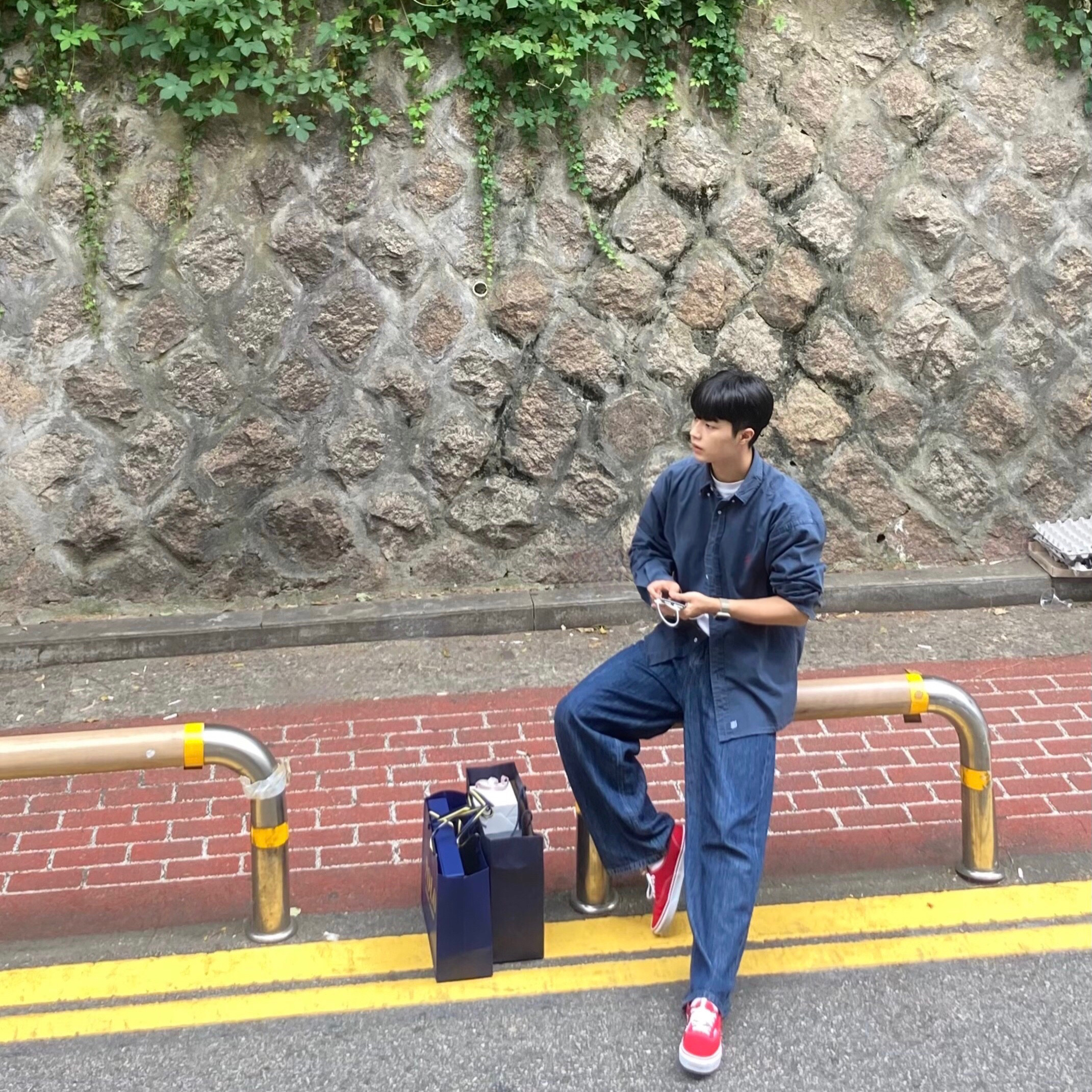 Vans Authentic Red 착용 스타일