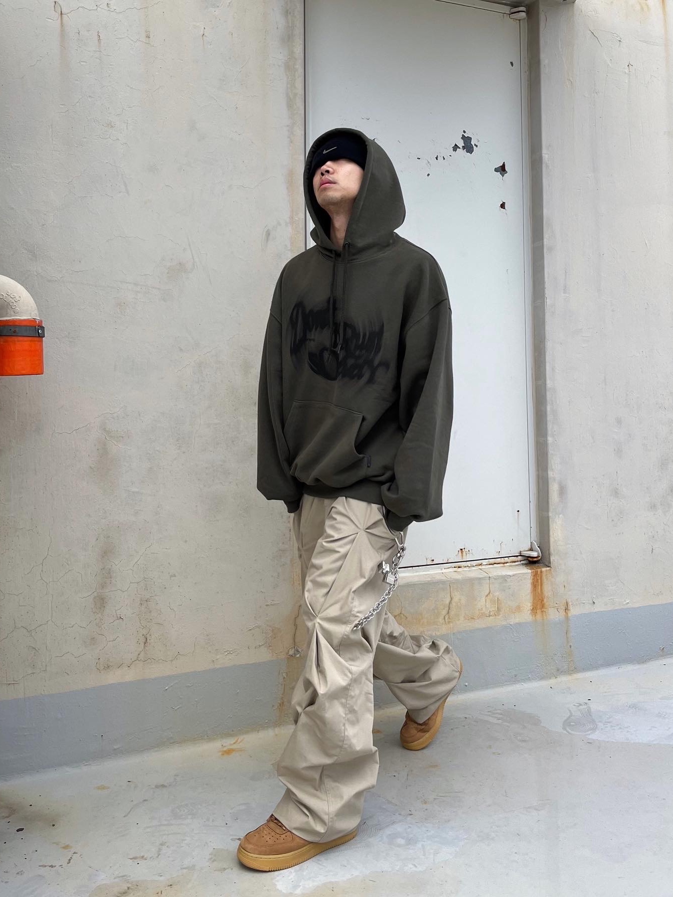 Nike NSW Beanie Black, Nike Air Force 1 Mid '07 WB Flax 착용 스타일