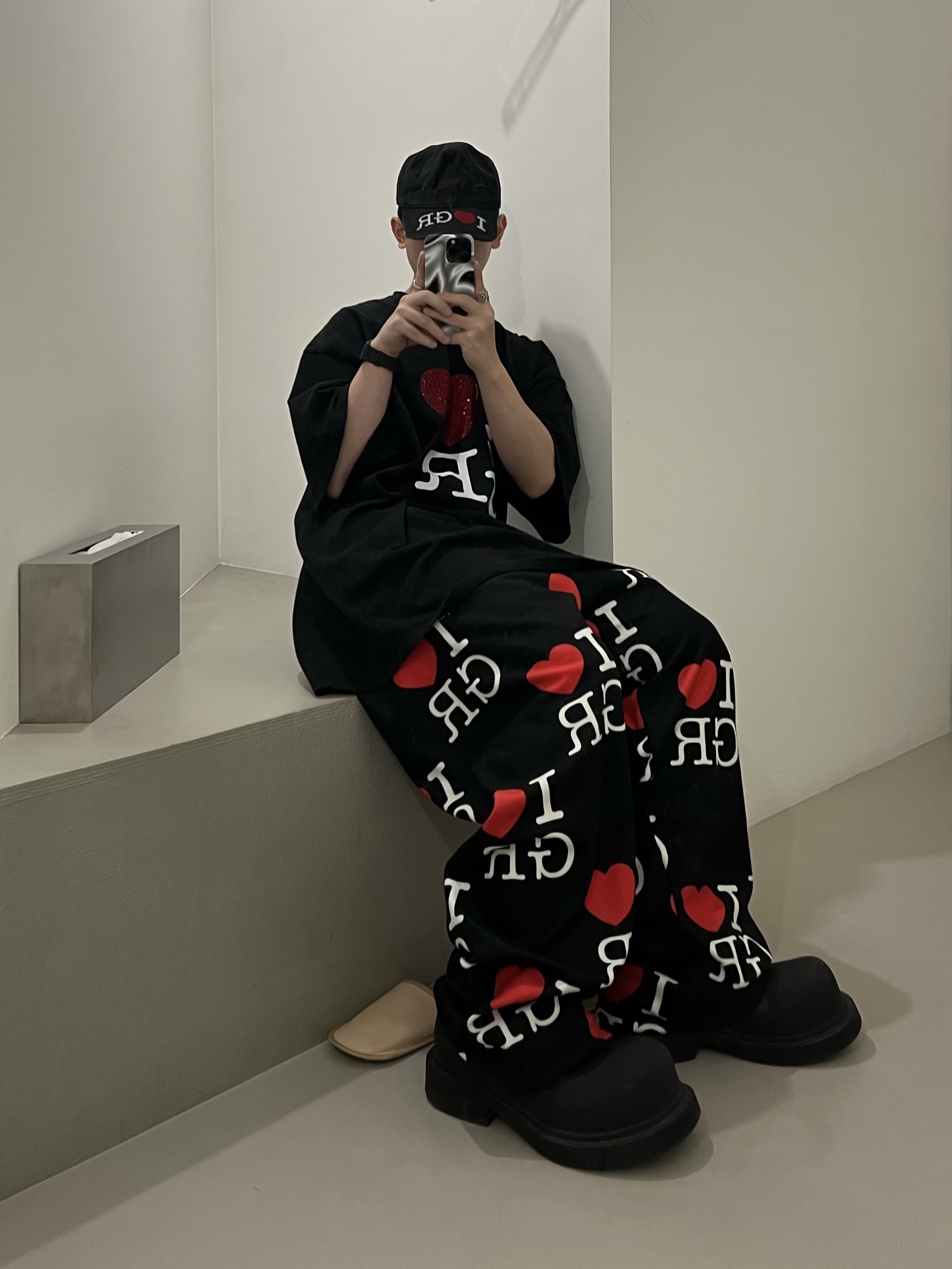 Project G/R I Love GR T-Shirt Black - Haus of GR Exclusive, Project G/R I Love GR Pants Black - Haus of GR Exclusive 착용 스타일 - 1