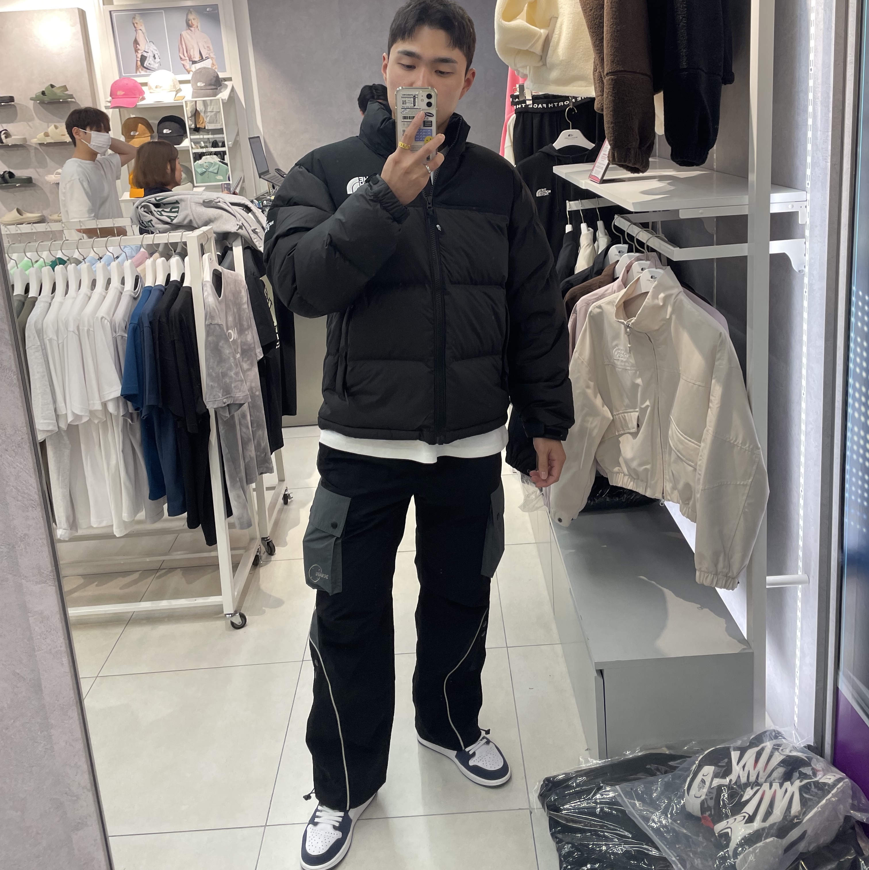Jordan 1 Retro High OG CO.JP Midnight Navy, Stussy Basic Stussy T-Shirt White 2023 착용 스타일