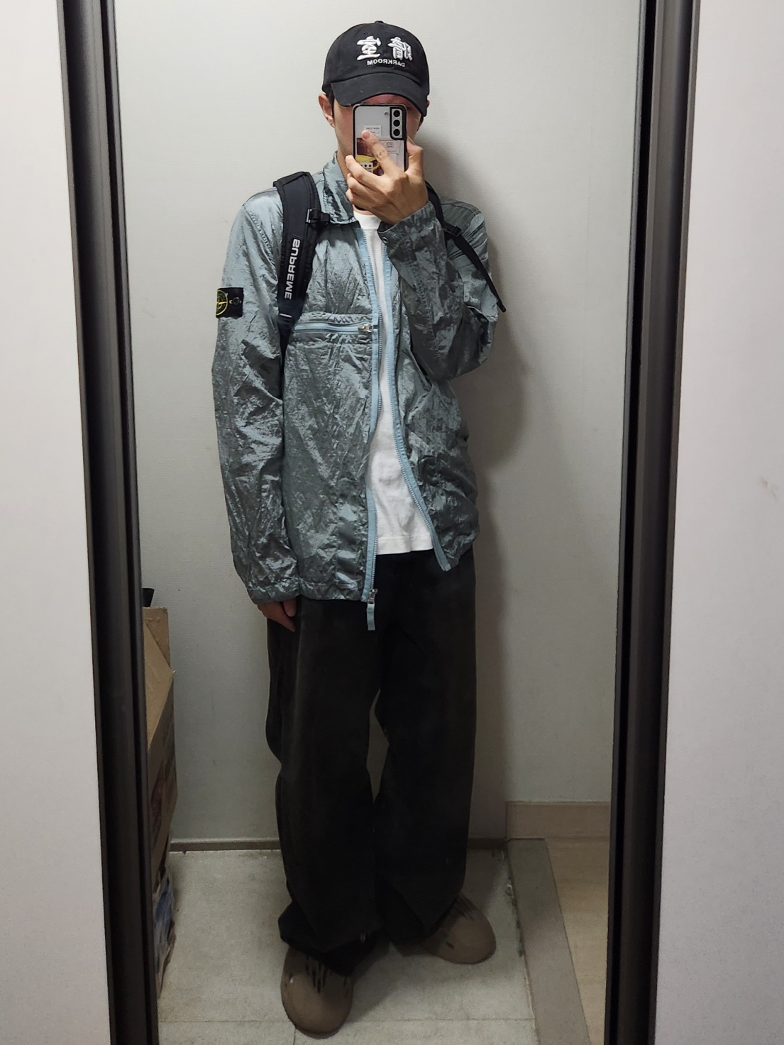 Stone Island 10919 Nylon Metal in Econyl Regenerated Nylon Overshirt Sky Blue - 23SS, Supreme Backpack Black - 22FW 착용 스타일