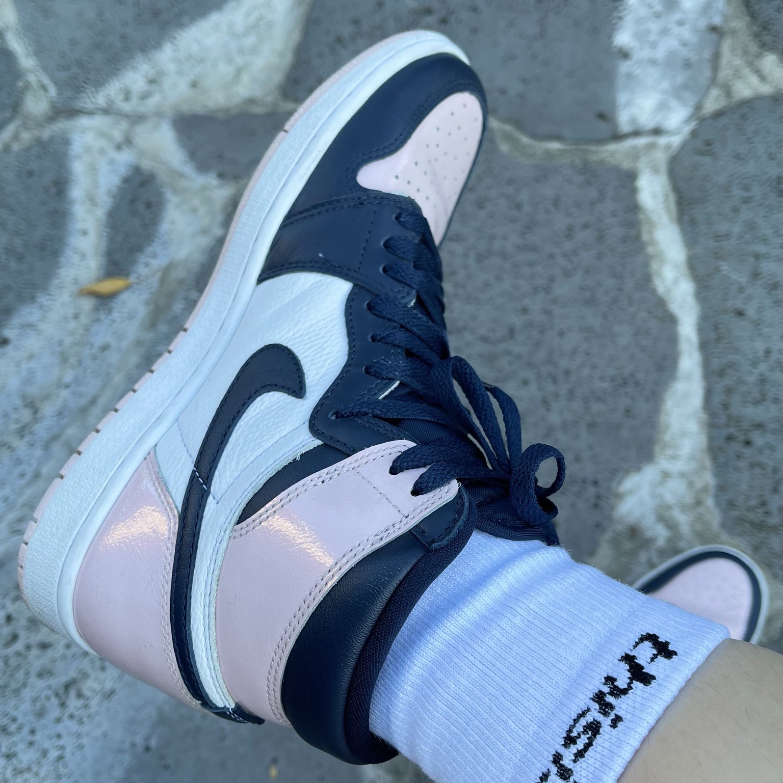 (W) Jordan 1 Retro High OG Atmosphere 착용 스타일 - 1