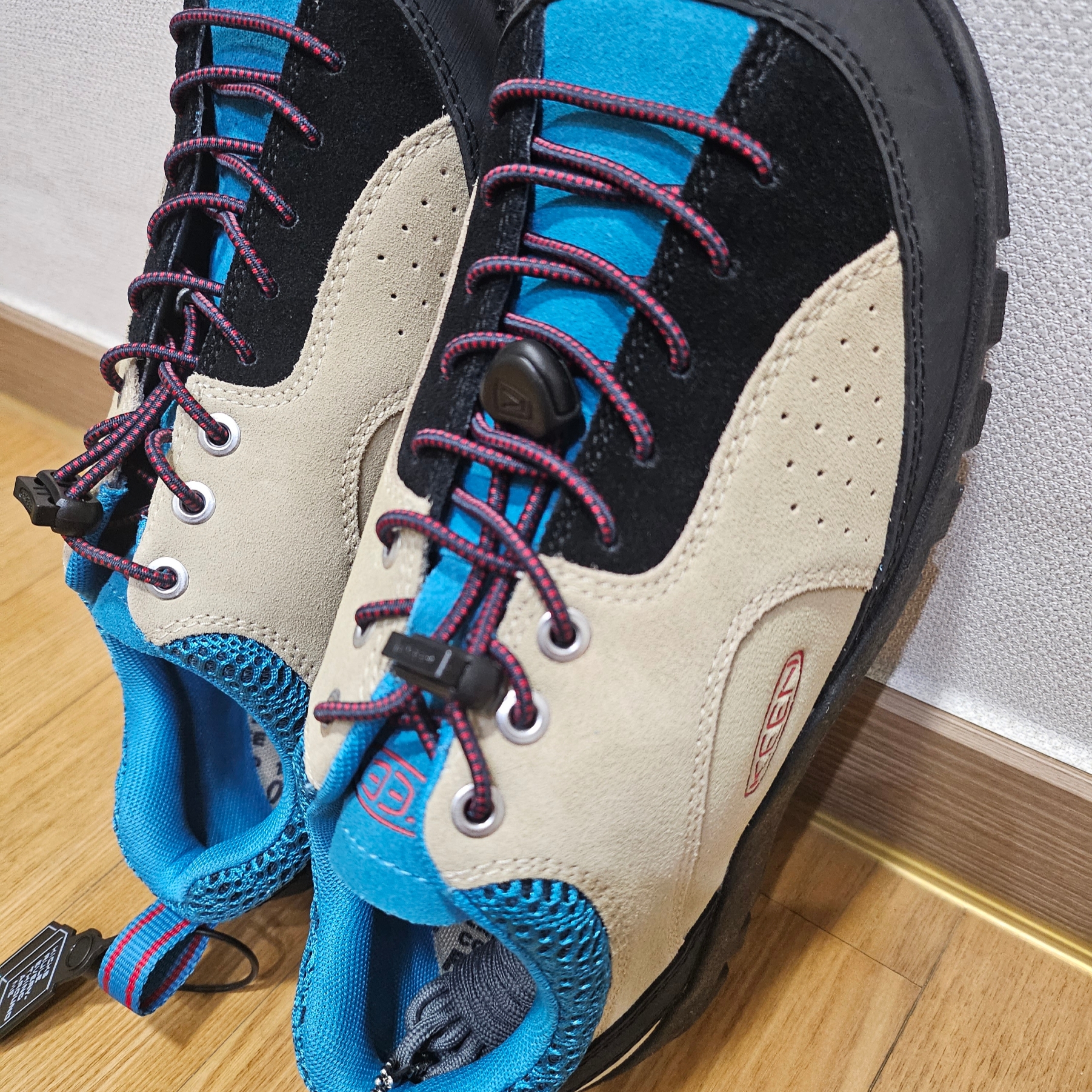 Keen Jasper Rocks SP Sneakers Beige 착용 스타일