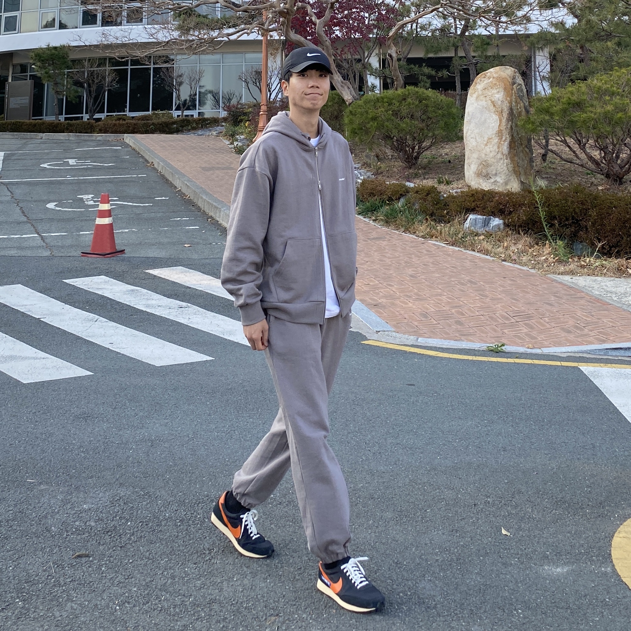 (W) Nike Daybreak BRS Starfish 착용 스타일