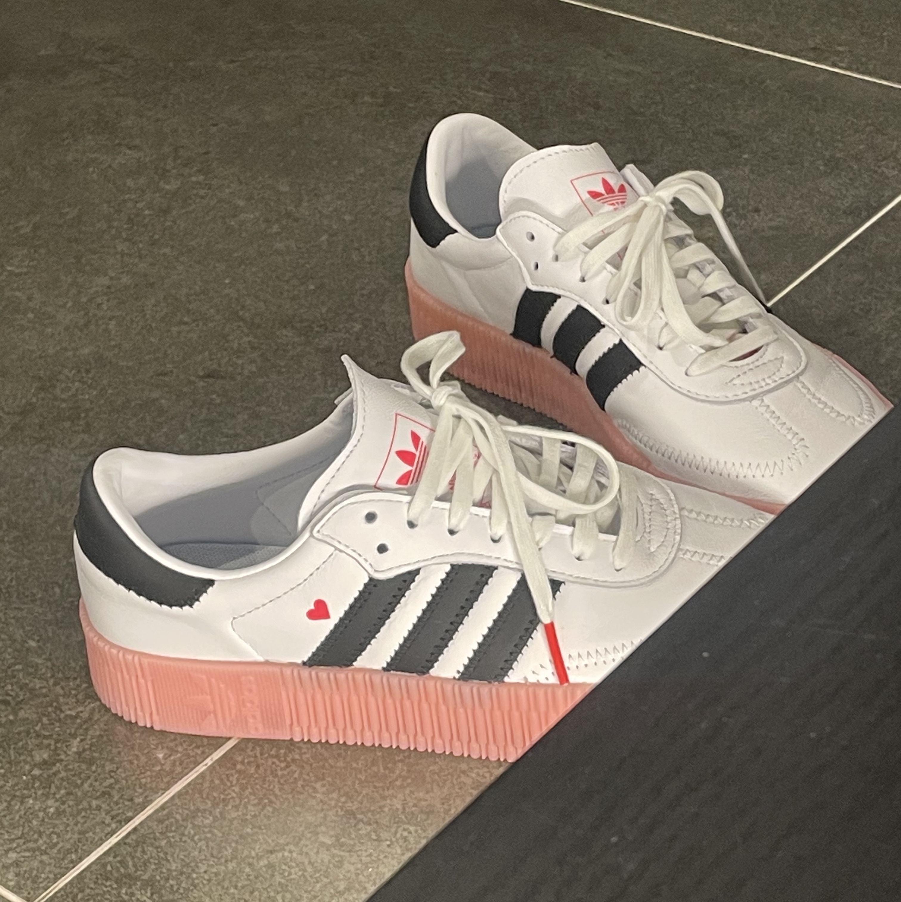 (W) Adidas Sambarose White Pink 착용 스타일 - 1