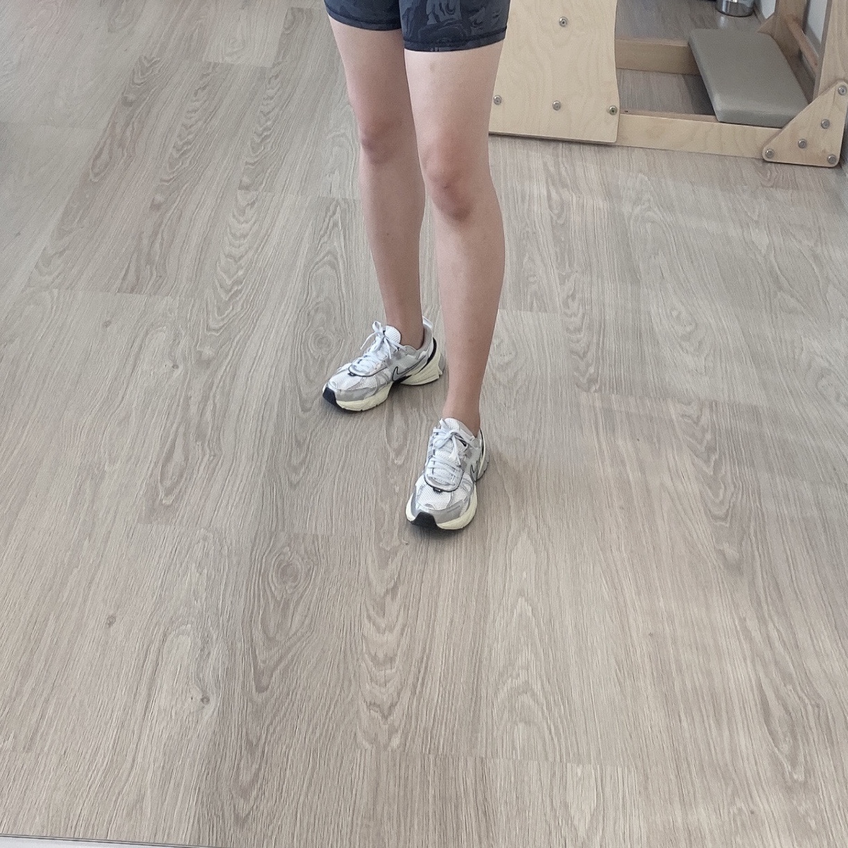Nike V2K Run Summit White Metallic Silver 착용 스타일
