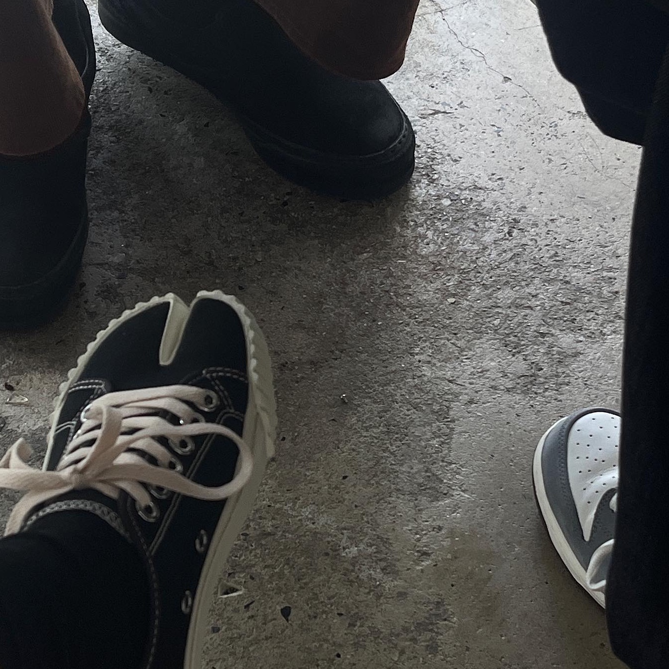 (W) Maison Margiela Tabi Low Canvas Sneakers Black, Nike x Yuto Horigome SB Dunk Low Wolf Grey 착용 스타일