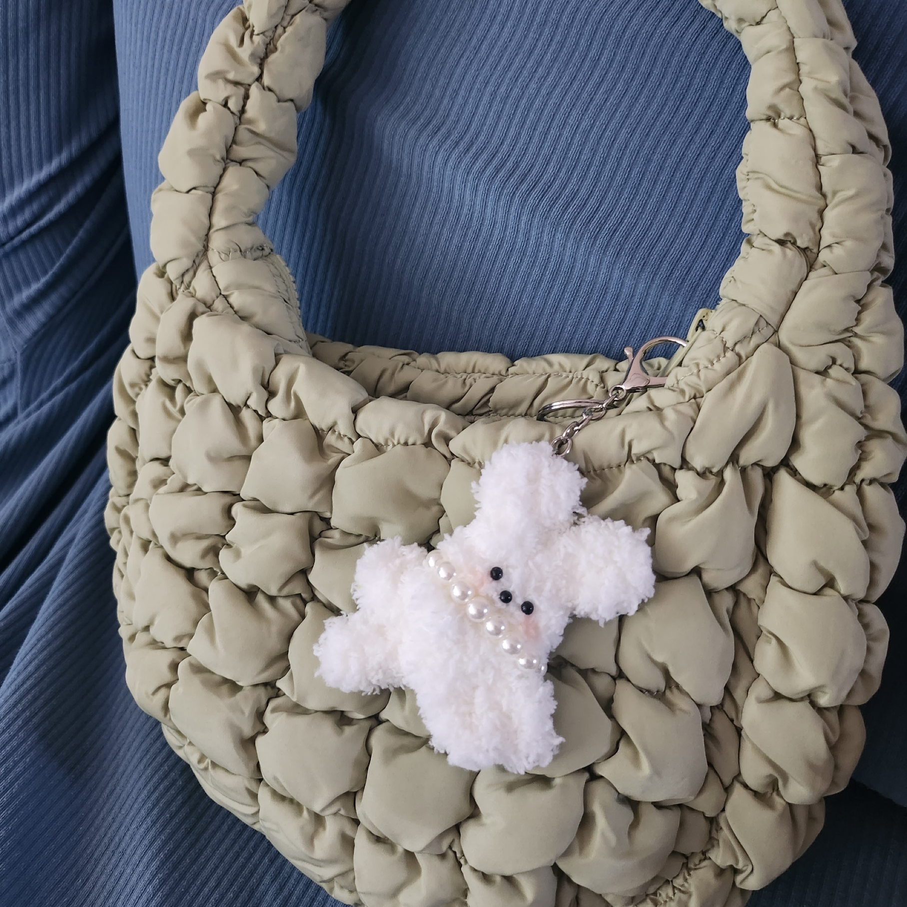 COS Quilted Mini Bag Light Green 착용 스타일