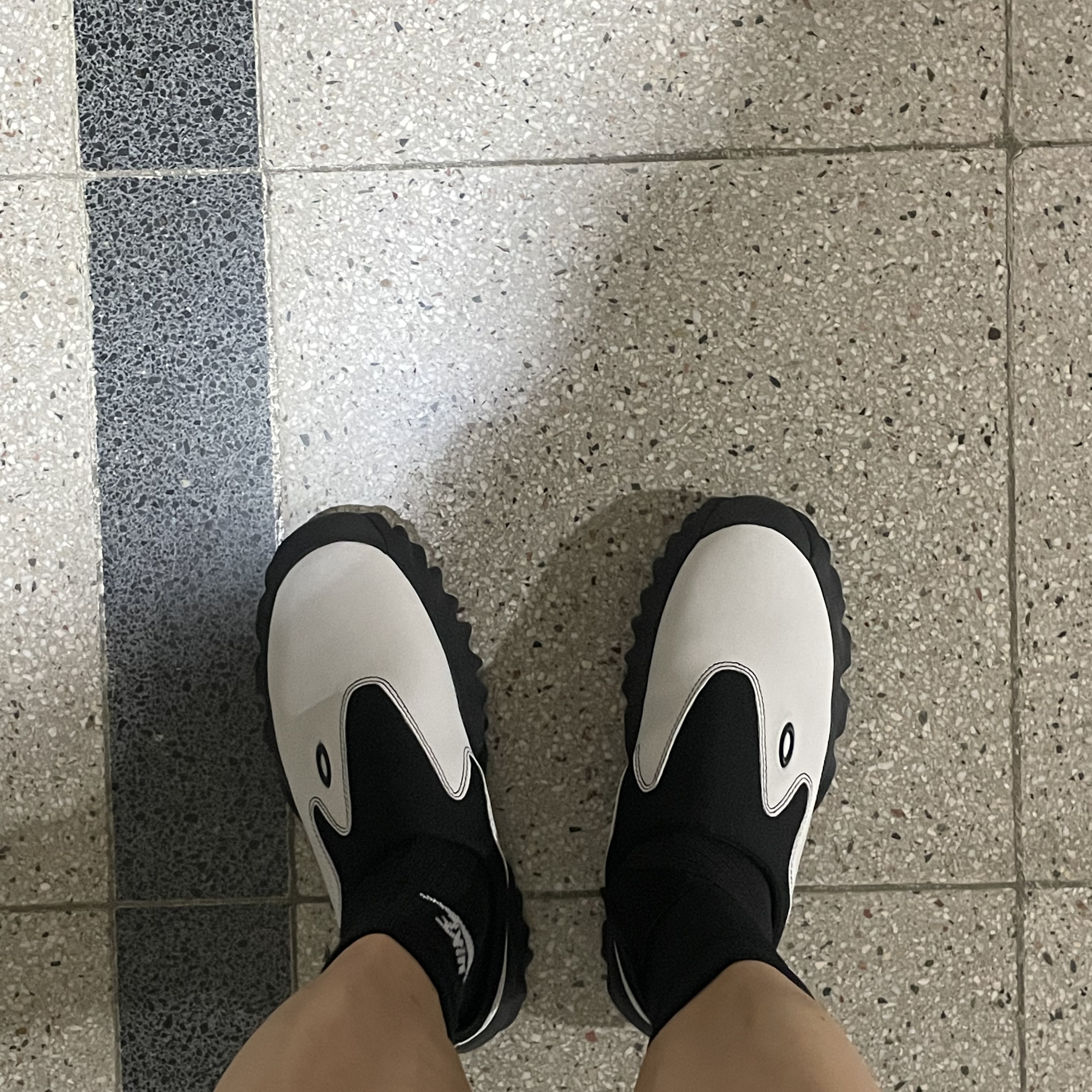 Oakley Factory Team x Brain Dead x Ssense Chop Saw Mule White 착용 스타일