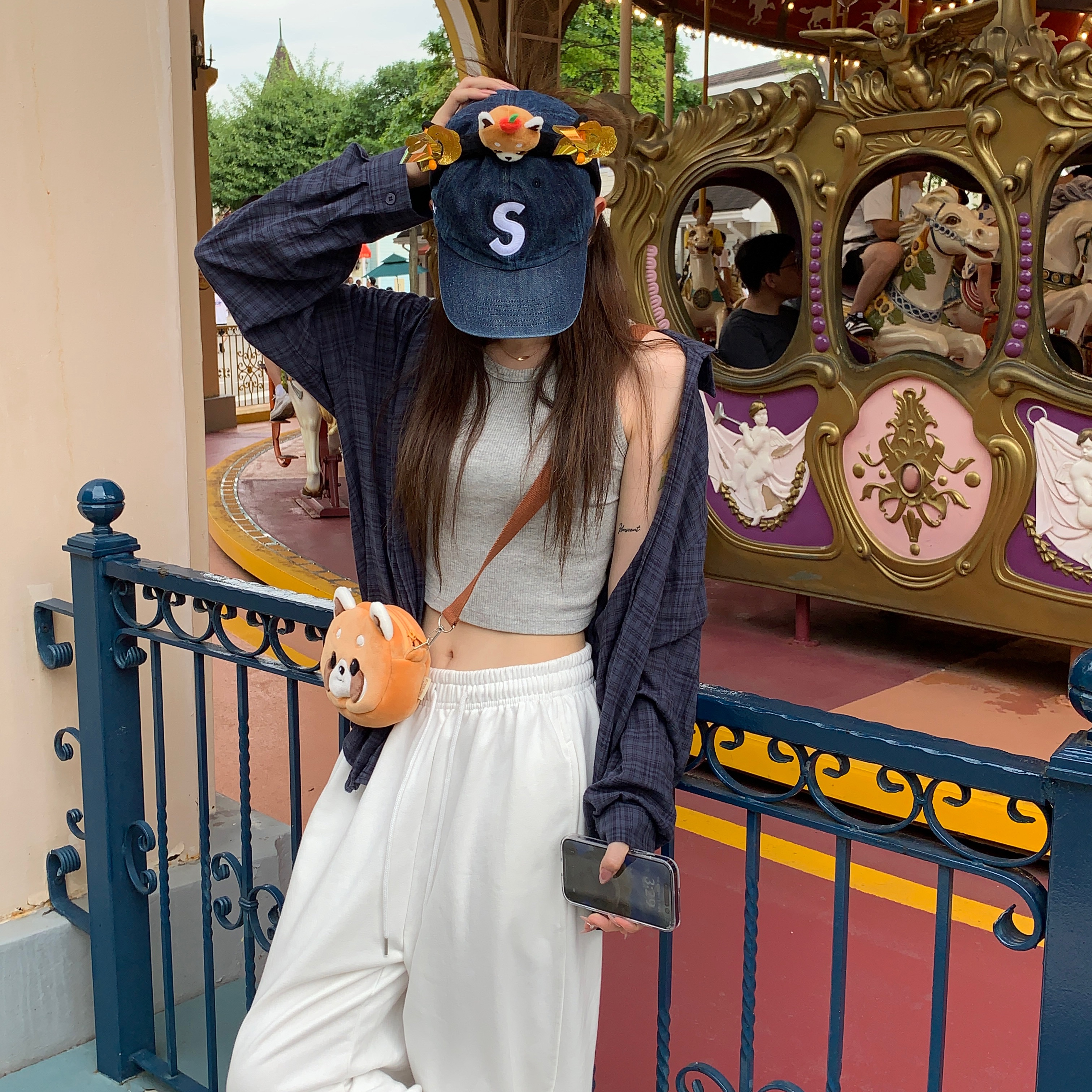 Supreme Kevlar Denim S Logo 6-Panel Indigo - 22SS, Adidas Yeezy Foam RNNR Clay Taupe 착용 스타일 - 2