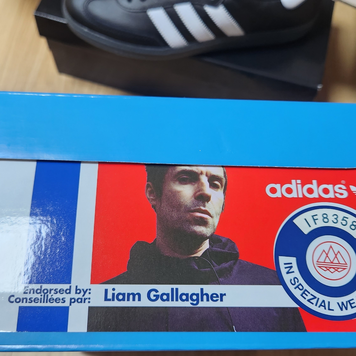 Adidas x Liam Gallagher Spezial LG II Cream White Collegiate Green 착용 스타일 - 1