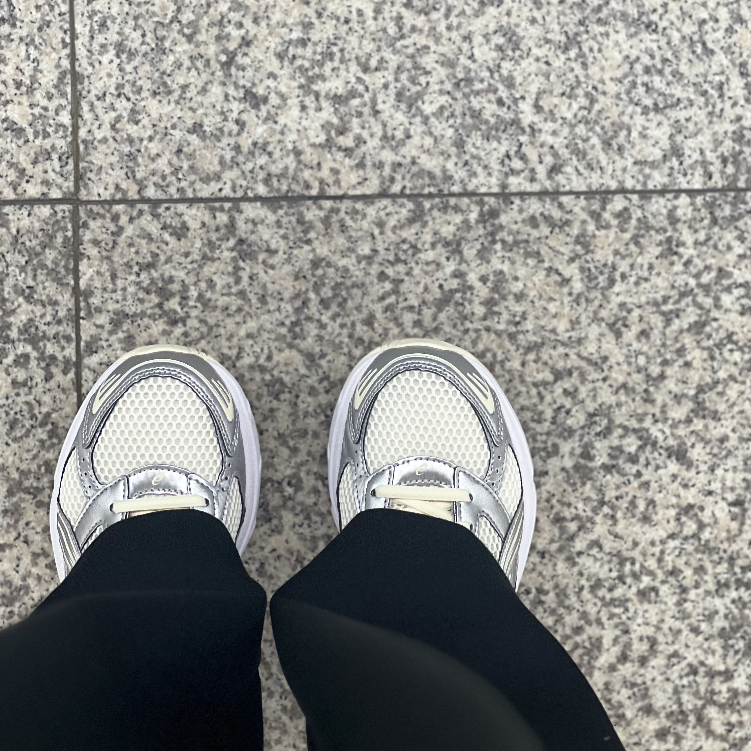 (W) Asics Gel-1130 Cream Pure Silver 착용 스타일