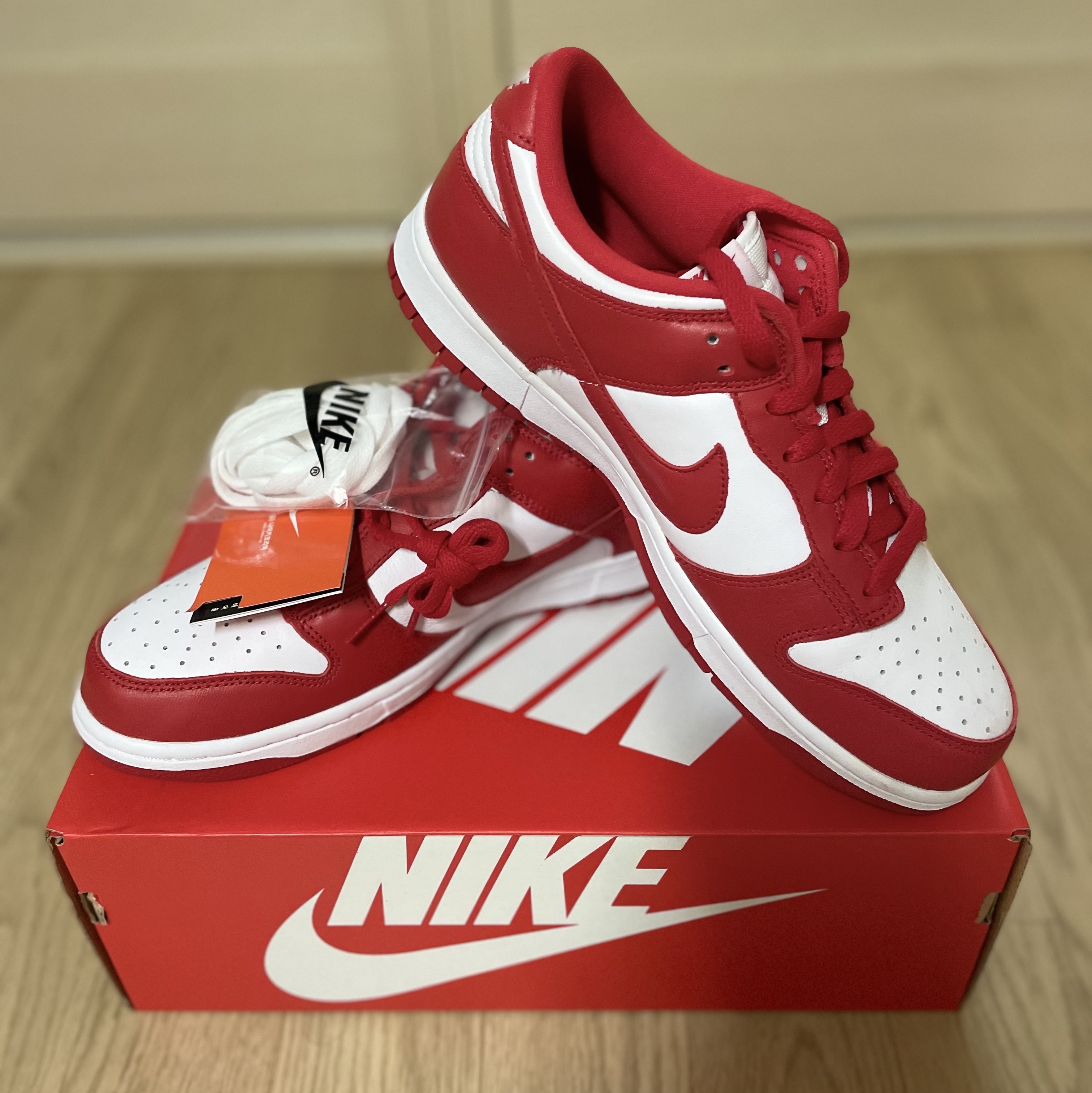 Nike Dunk Low SP White and University Red 2023 착용 스타일 - 3