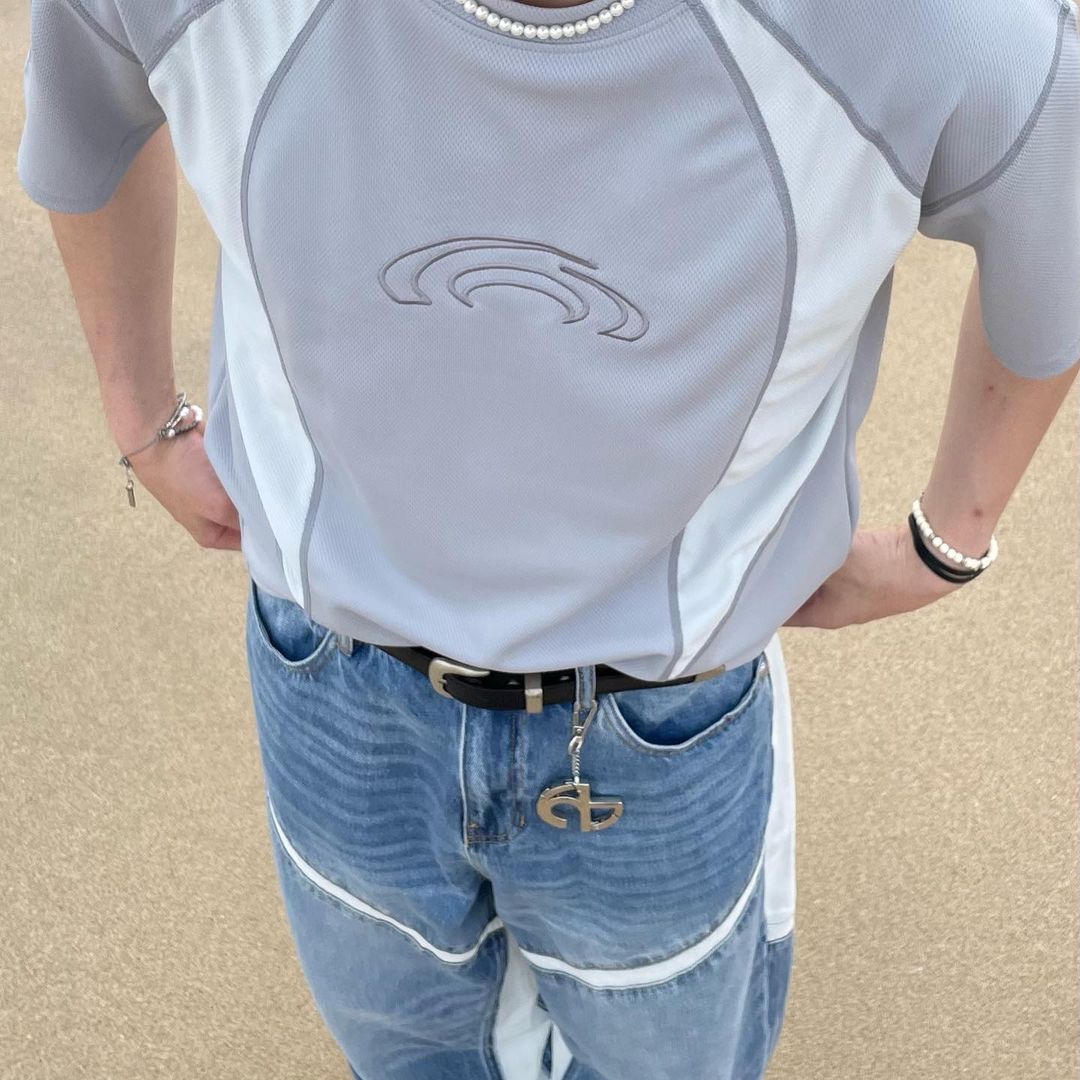 Art of Field Flatlock Stitch Short Sleeved T-Shirt Light Gray 착용 스타일 - 2