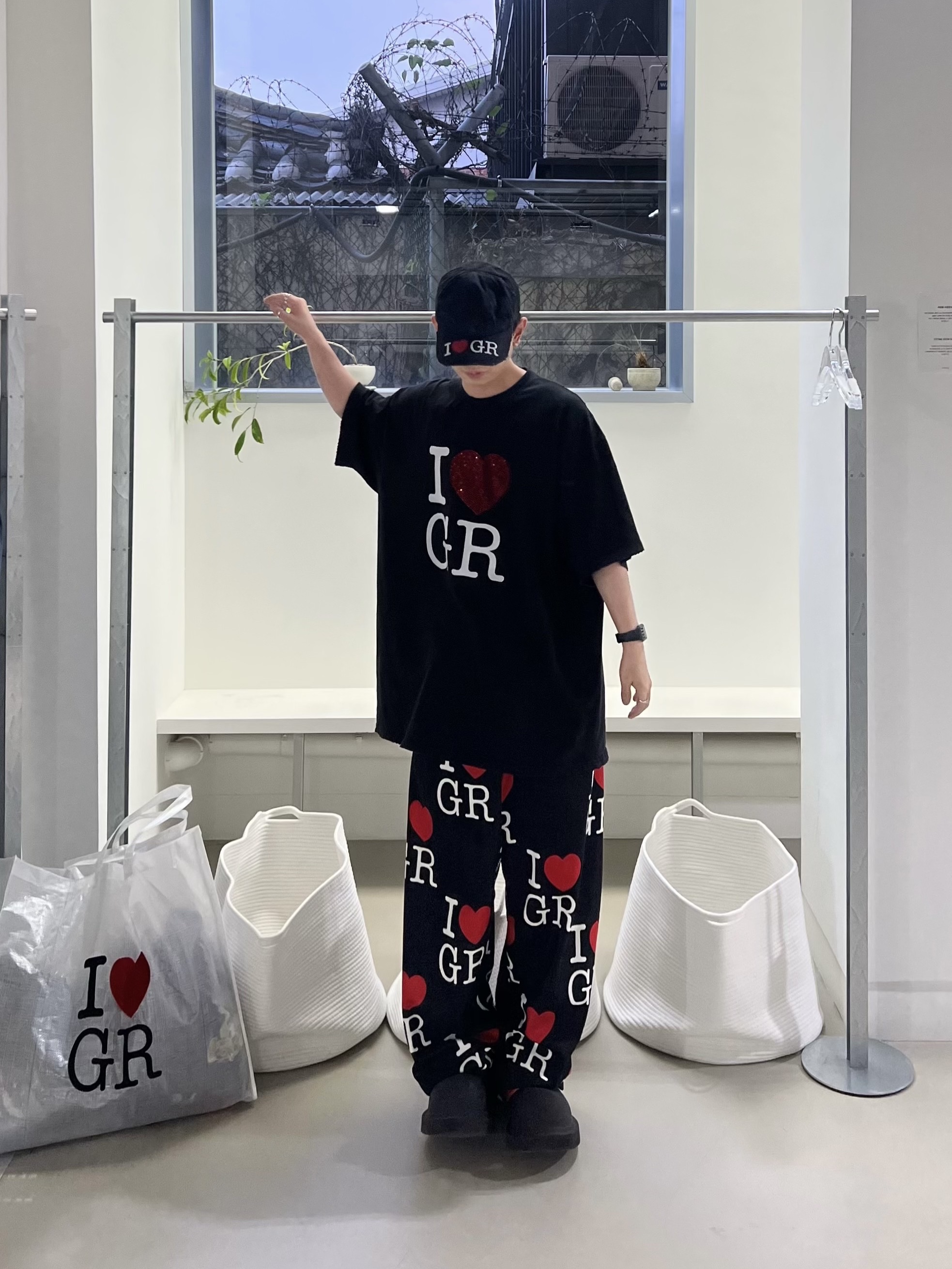 Project G/R I Love GR T-Shirt Black - Haus of GR Exclusive, Project G/R I Love GR Pants Black - Haus of GR Exclusive 착용 스타일 - 3
