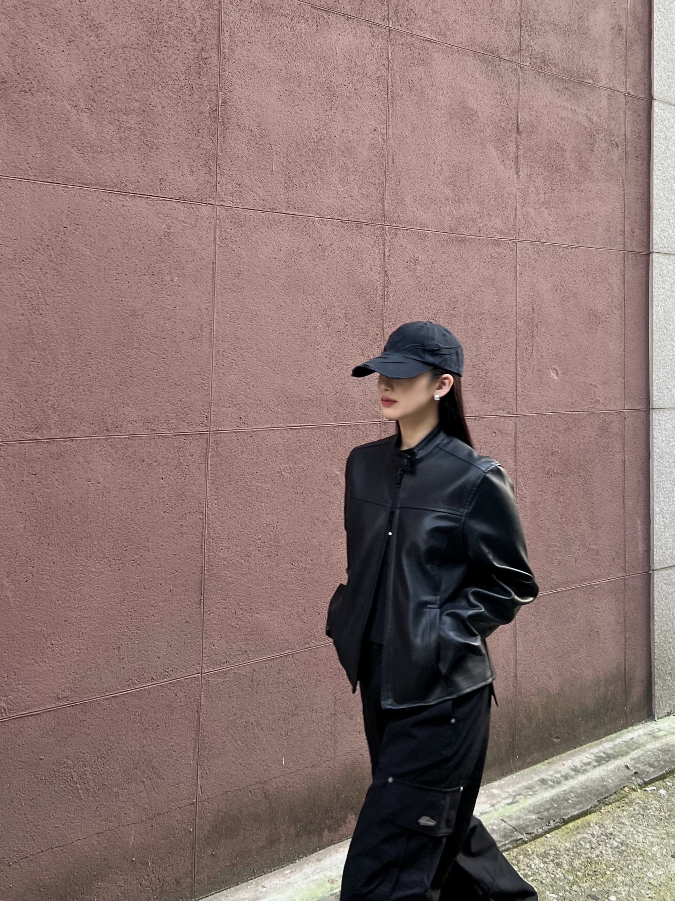 (W) Thug Club x MCM Sleeve Black 착용 스타일 - 3