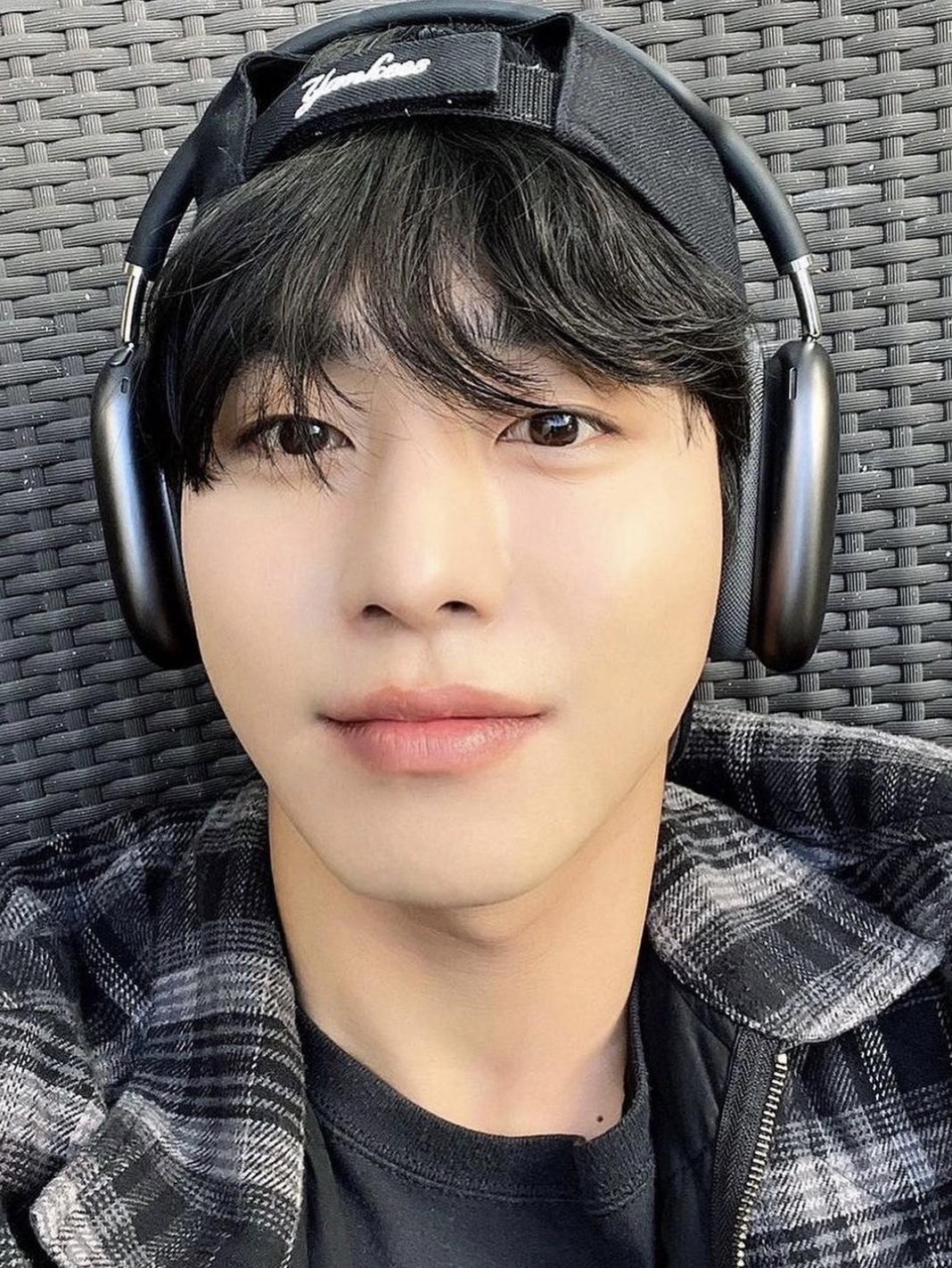 Apple AirPods Max Lightning Space Gray (Korean Ver.) 착용 스타일