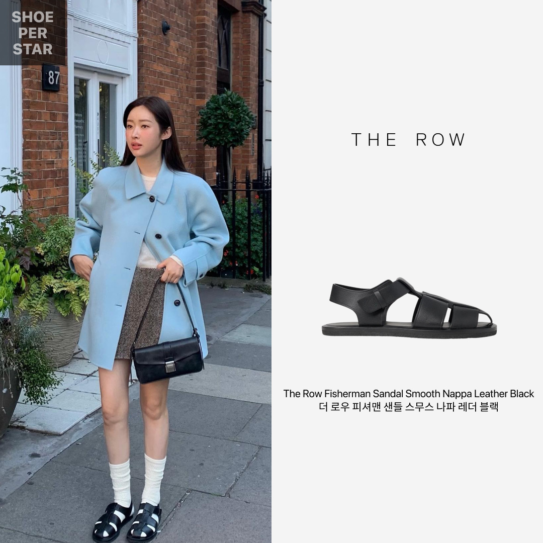 (W) The Row Fisherman Sandal in Smooth Nappa Leather Black 착용 스타일 - 1