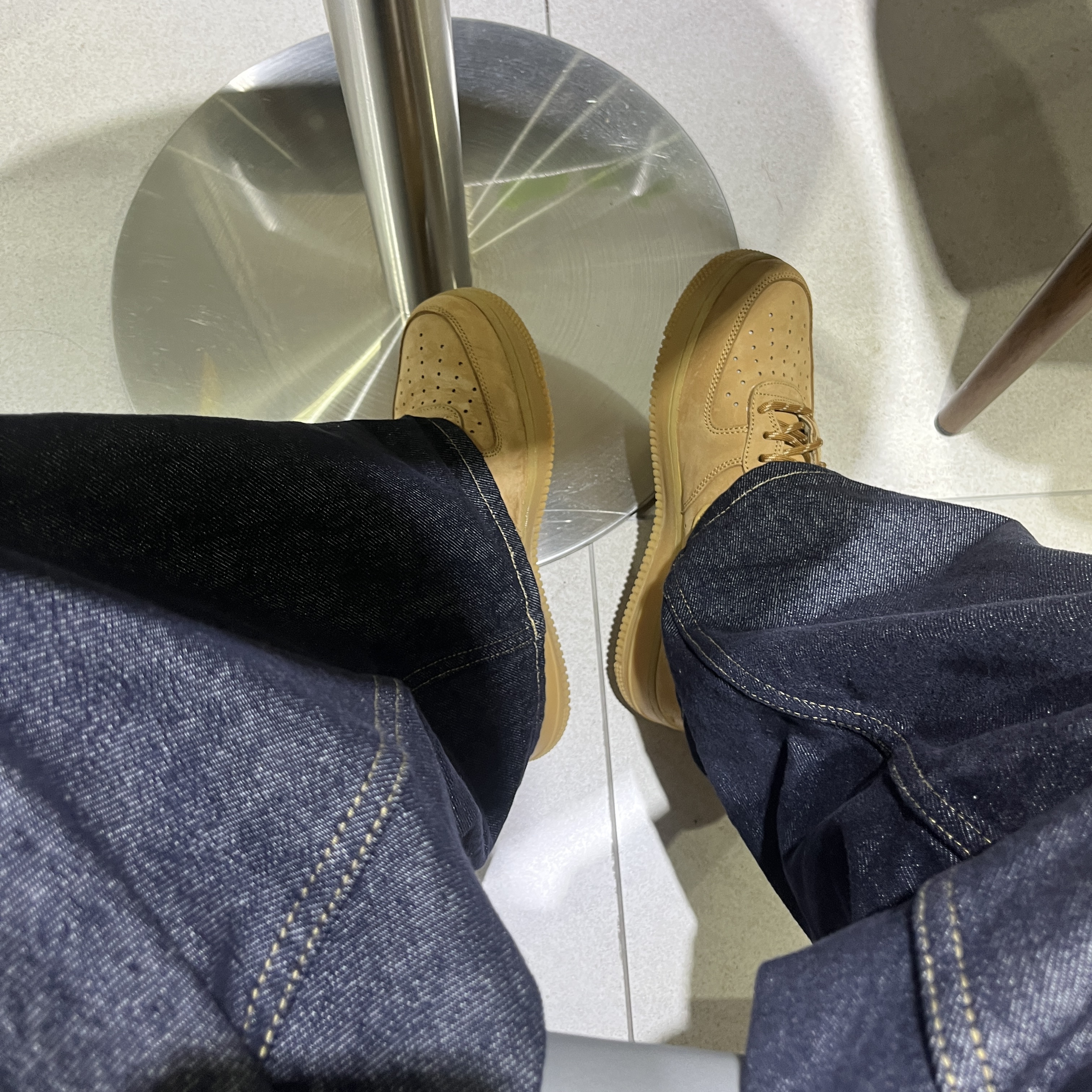 Nike Air Force 1 '07 WB Flax 착용 스타일