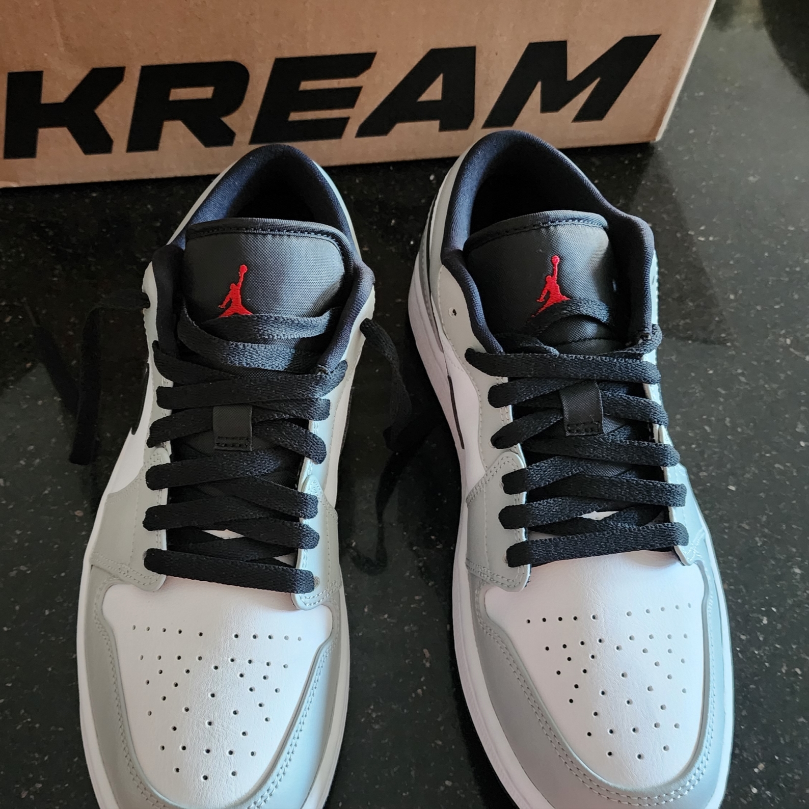 Jordan 1 Low Light Smoke Grey 착용 스타일 - 2
