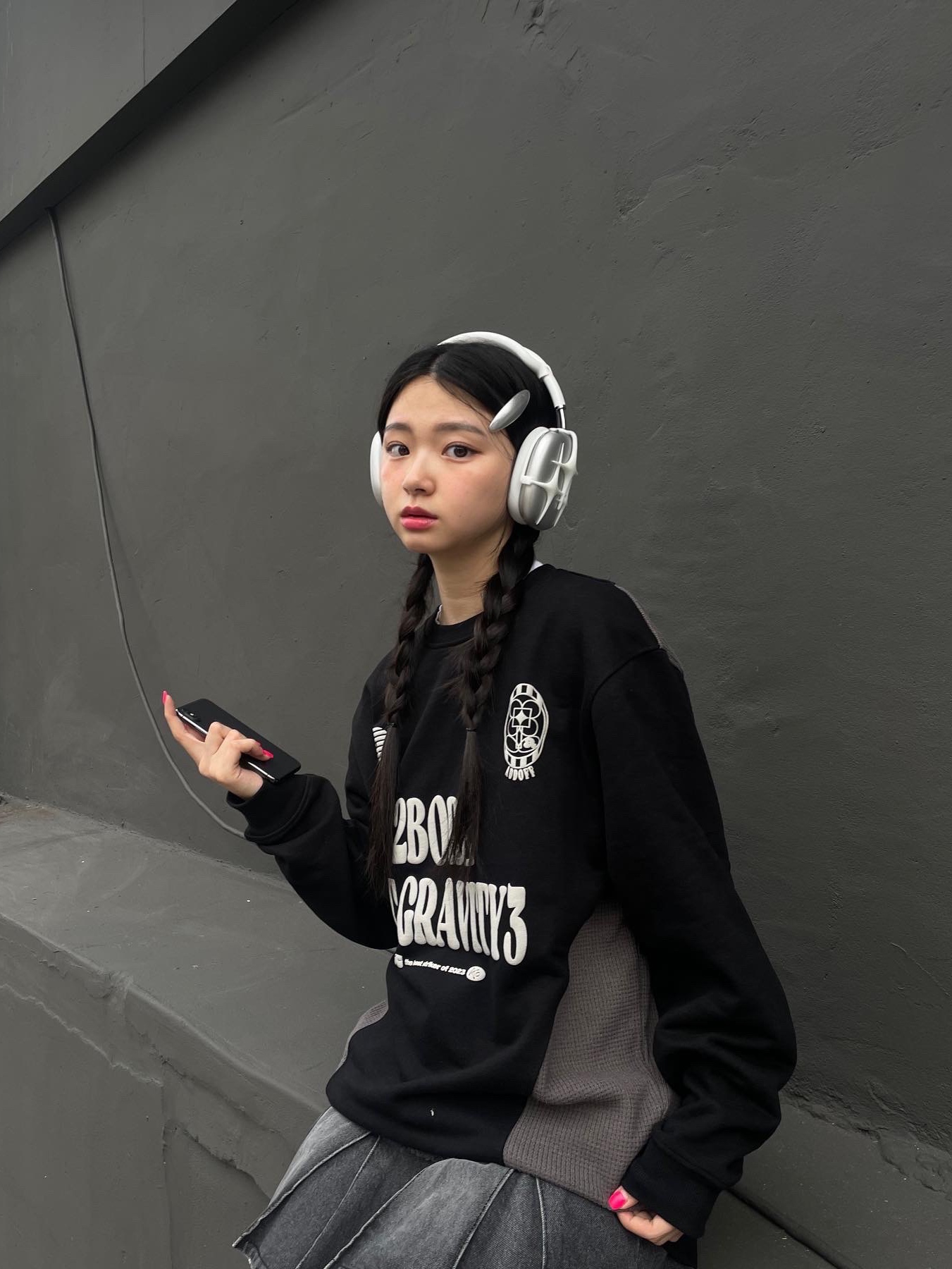 Test Artifact Era Max 002 White, Apple AirPods Max Lightning Silver (Korean Ver.) 착용 스타일 - 5