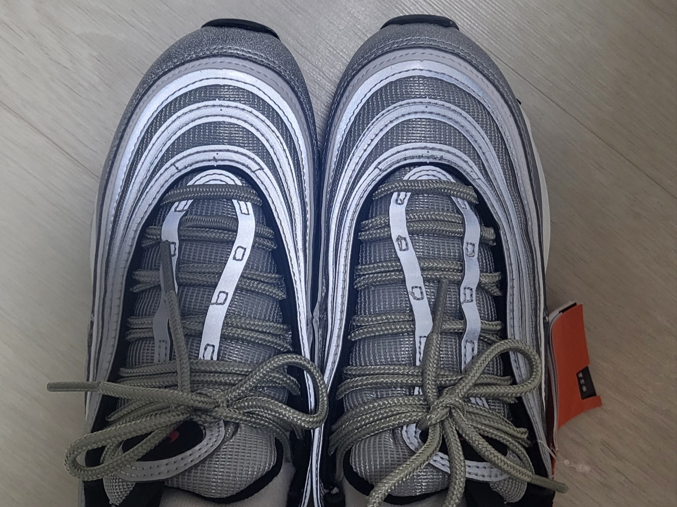 (W) Nike Air Max 97 OG Silver Bullet 2022 착용 스타일 - 2