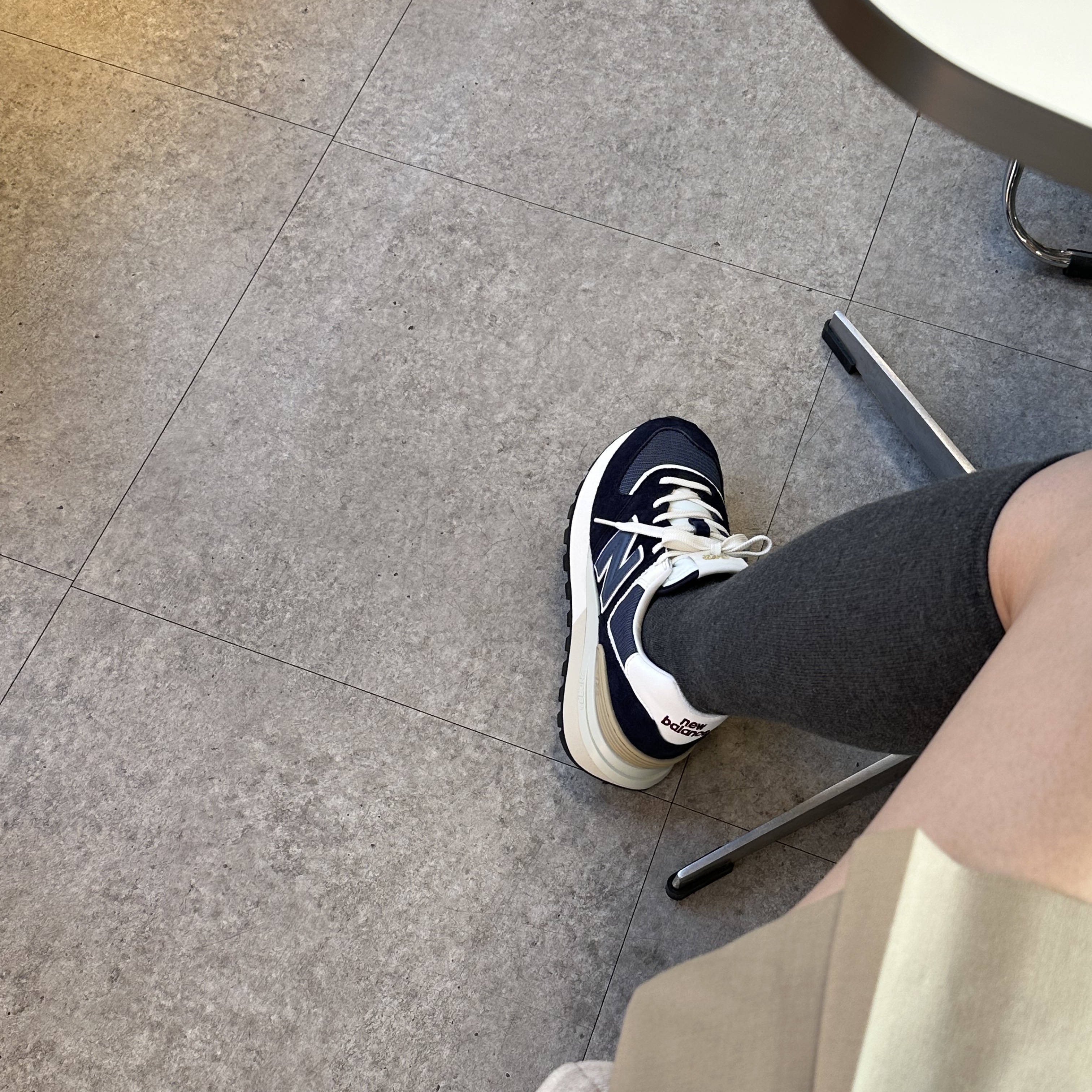 New Balance 574 Legacy Navy 착용 스타일