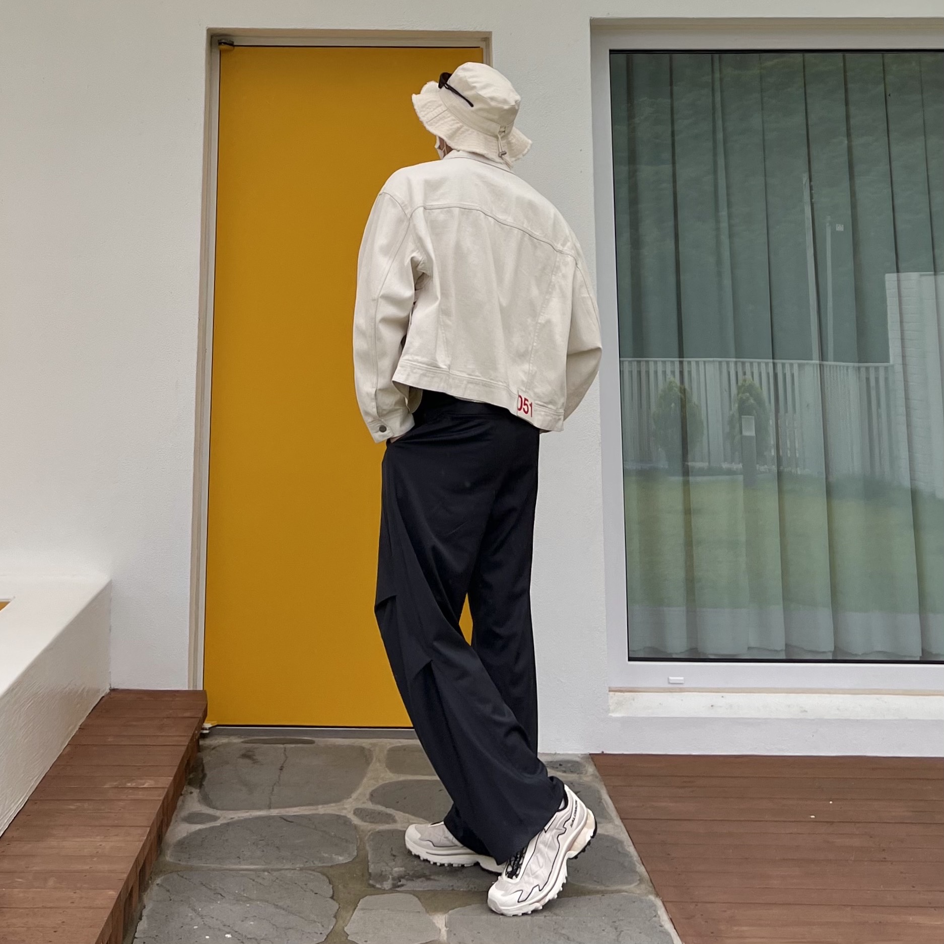 Salomon XT-Slate ADV Vanila Rainy Day, Jacquemus Le Bob Artichaut Bucket Hat Off White 착용 스타일 - 2