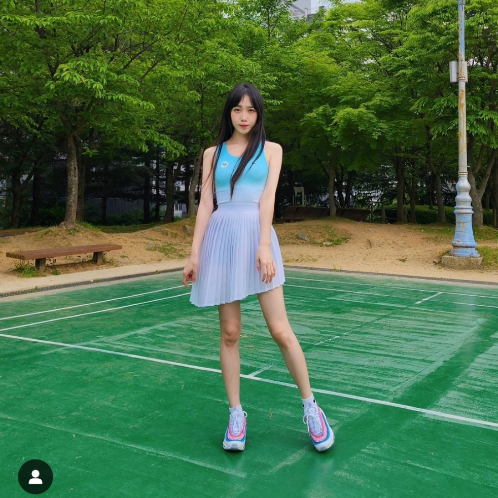 (GS) Nike Air Max 97 SE White Blue Lightning 착용 스타일