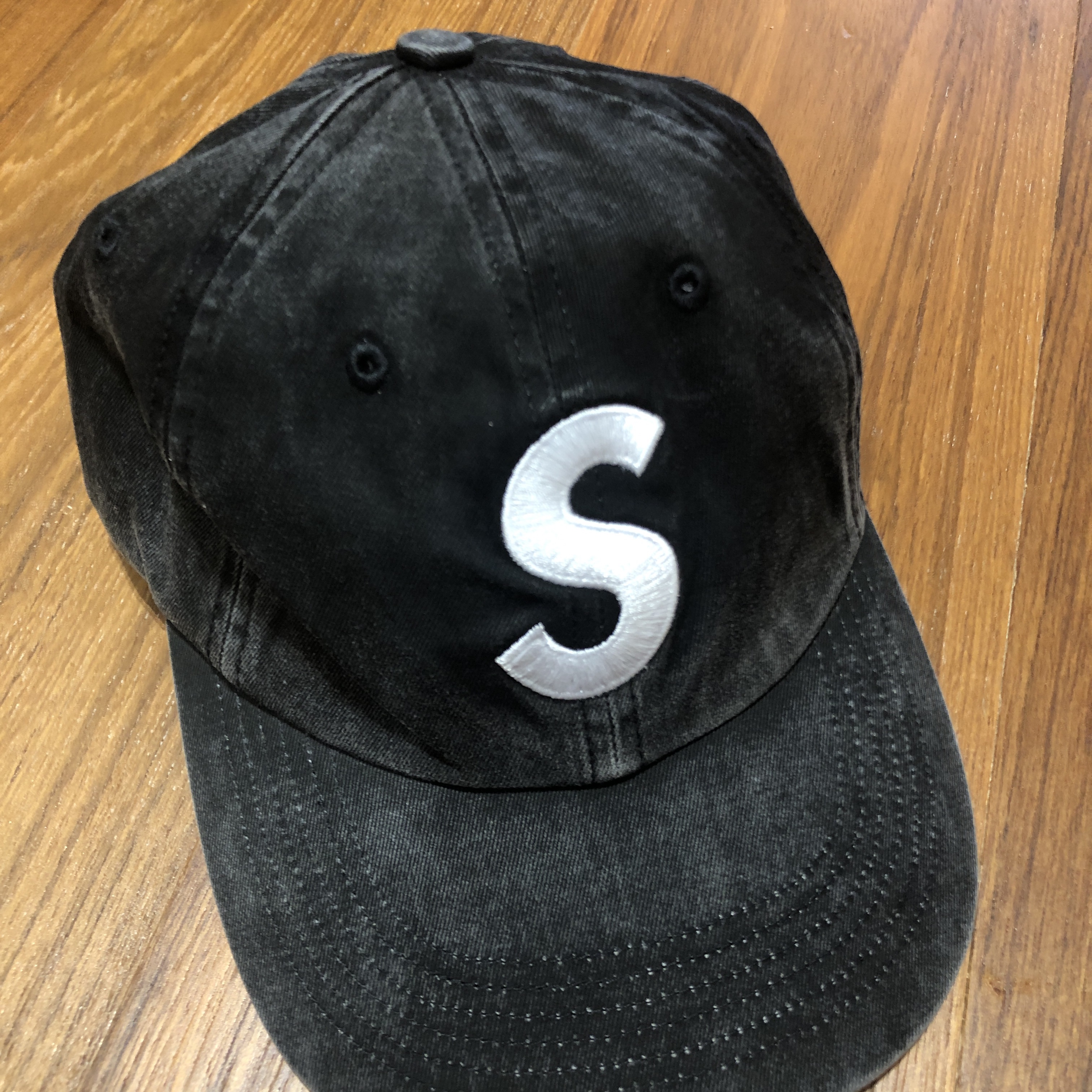 Supreme Pigment Print S Logo 6-Panel Black - 23FW 착용 스타일