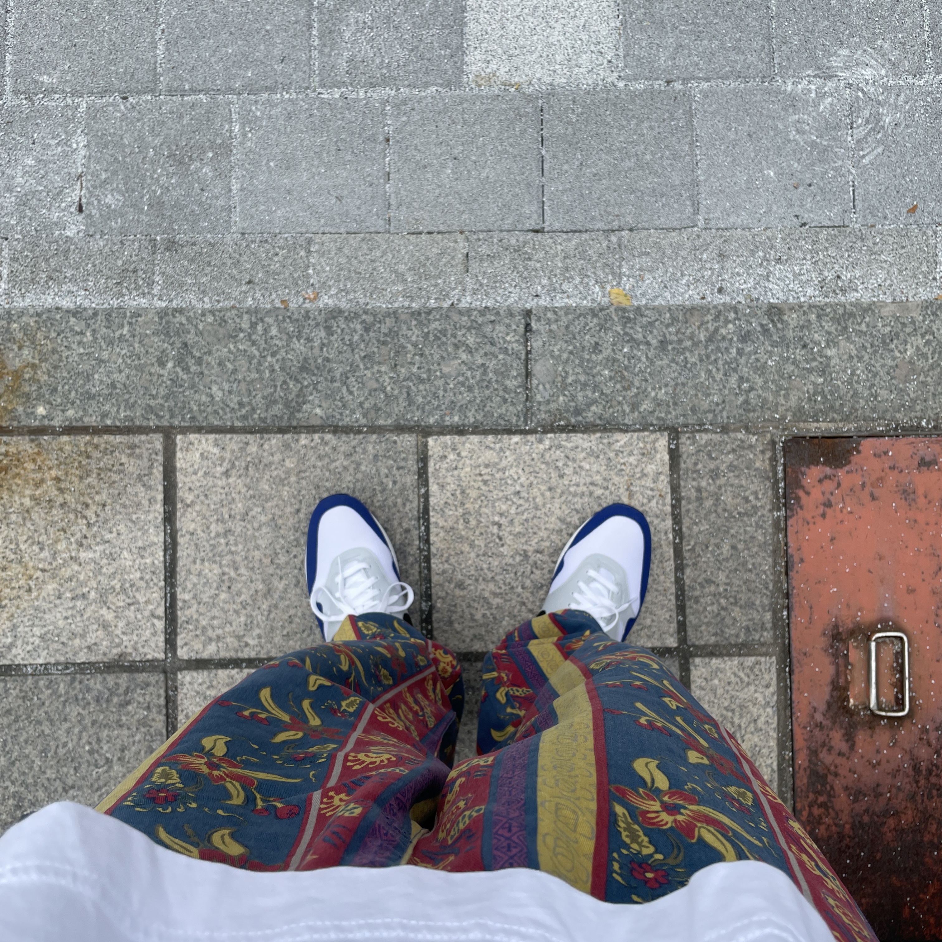 Nike Air Max 1 Deep Royal Blue 착용 스타일 - 2