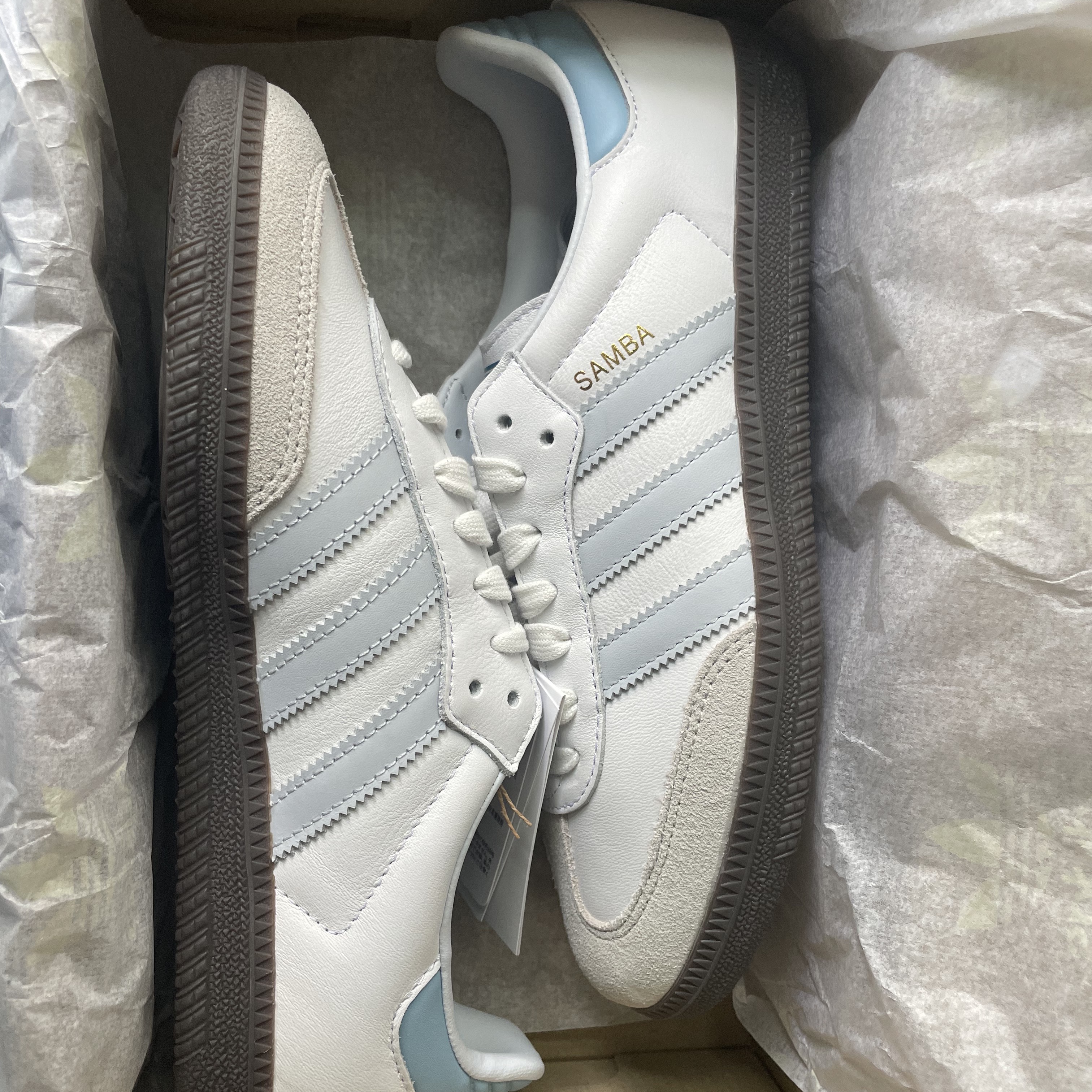 Adidas Samba OG Core White Halo Blue 착용 스타일